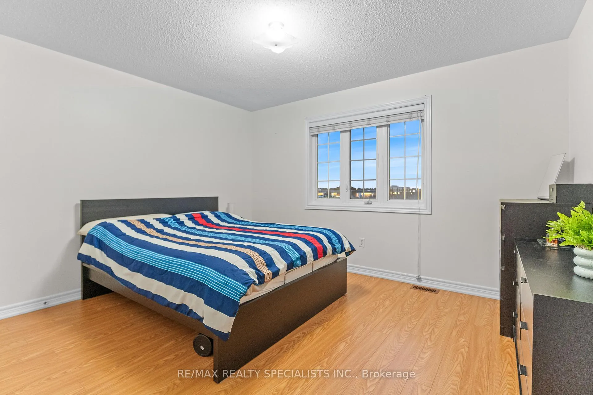 Photo 34 of 6 Niceview Drive, Brampton, Sandringham-Wellington — HOMEH