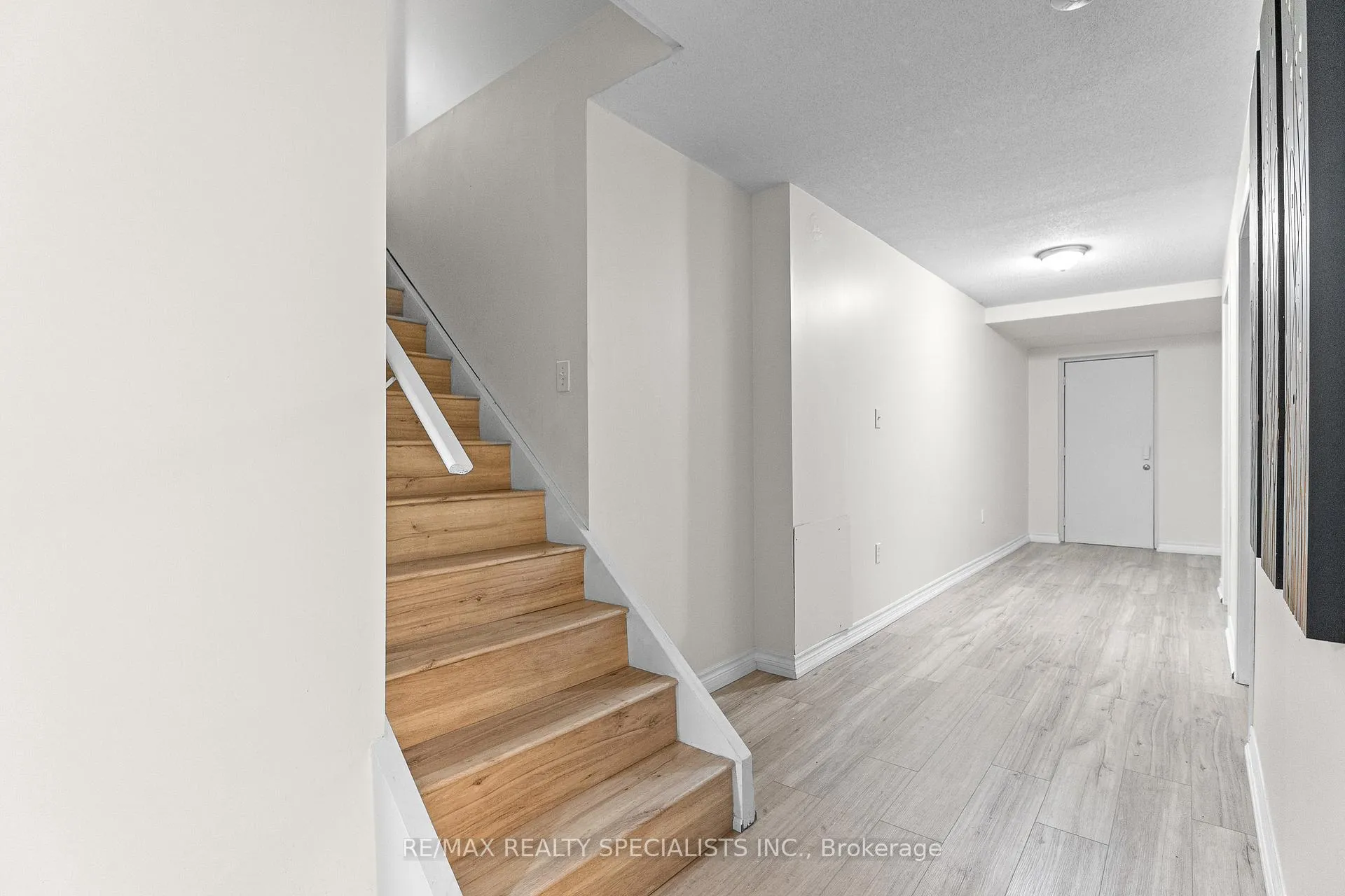 Photo 38 of 6 Niceview Drive, Brampton, Sandringham-Wellington — HOMEH