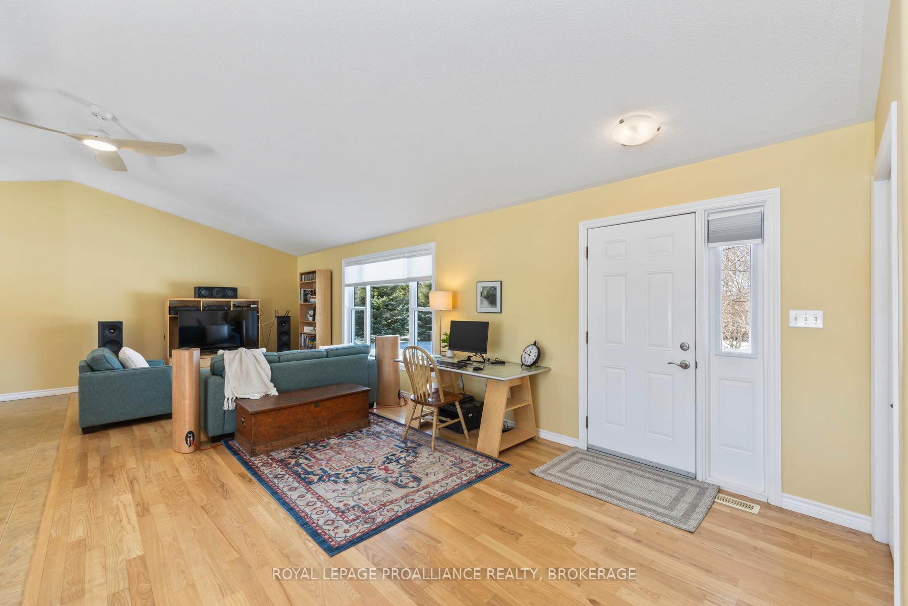 Photo 4 of 4214 Duff Road W, Frontenac, Frontenac South — HOMEH