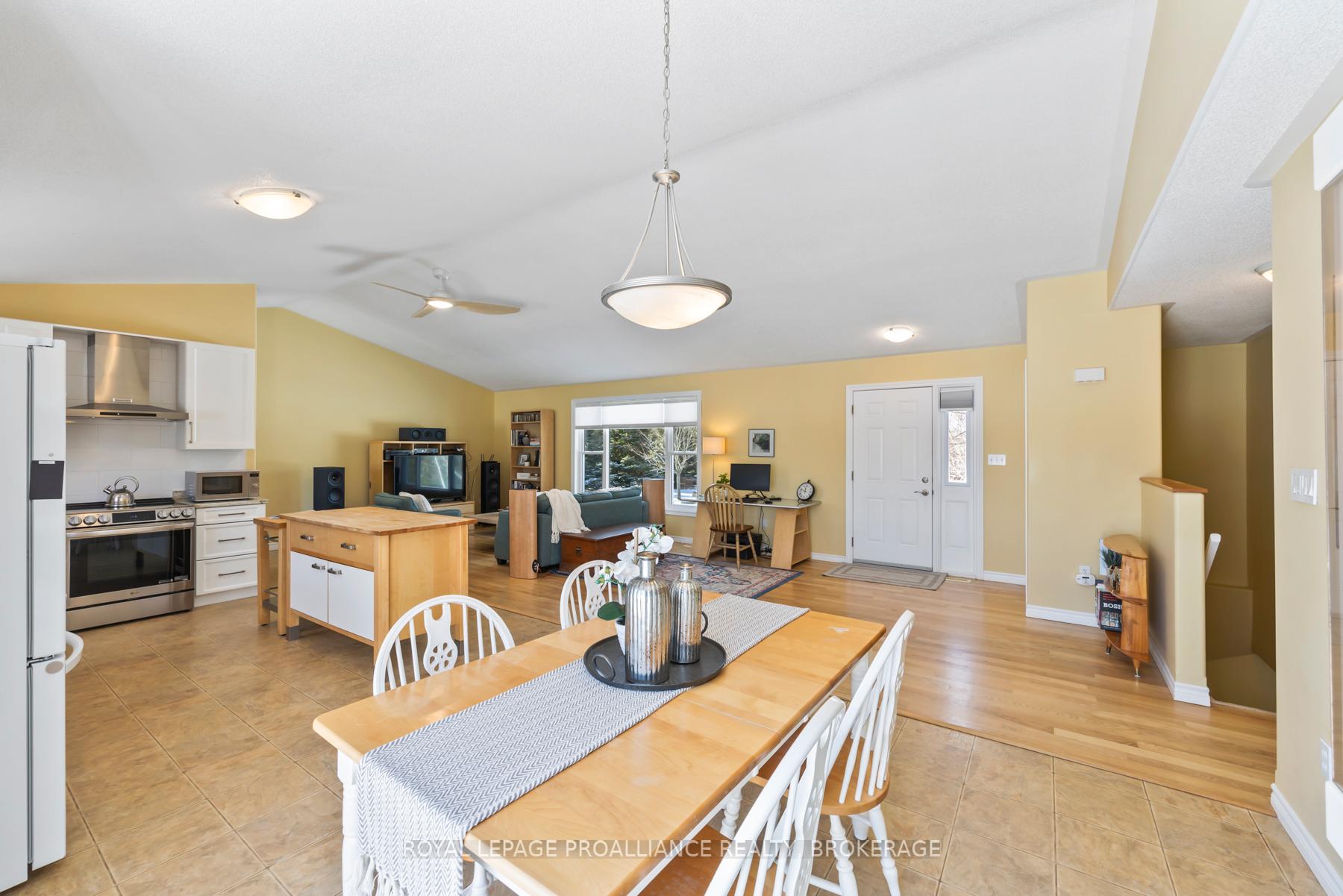 Photo 7 of 4214 Duff Road W, Frontenac, Frontenac South — HOMEH