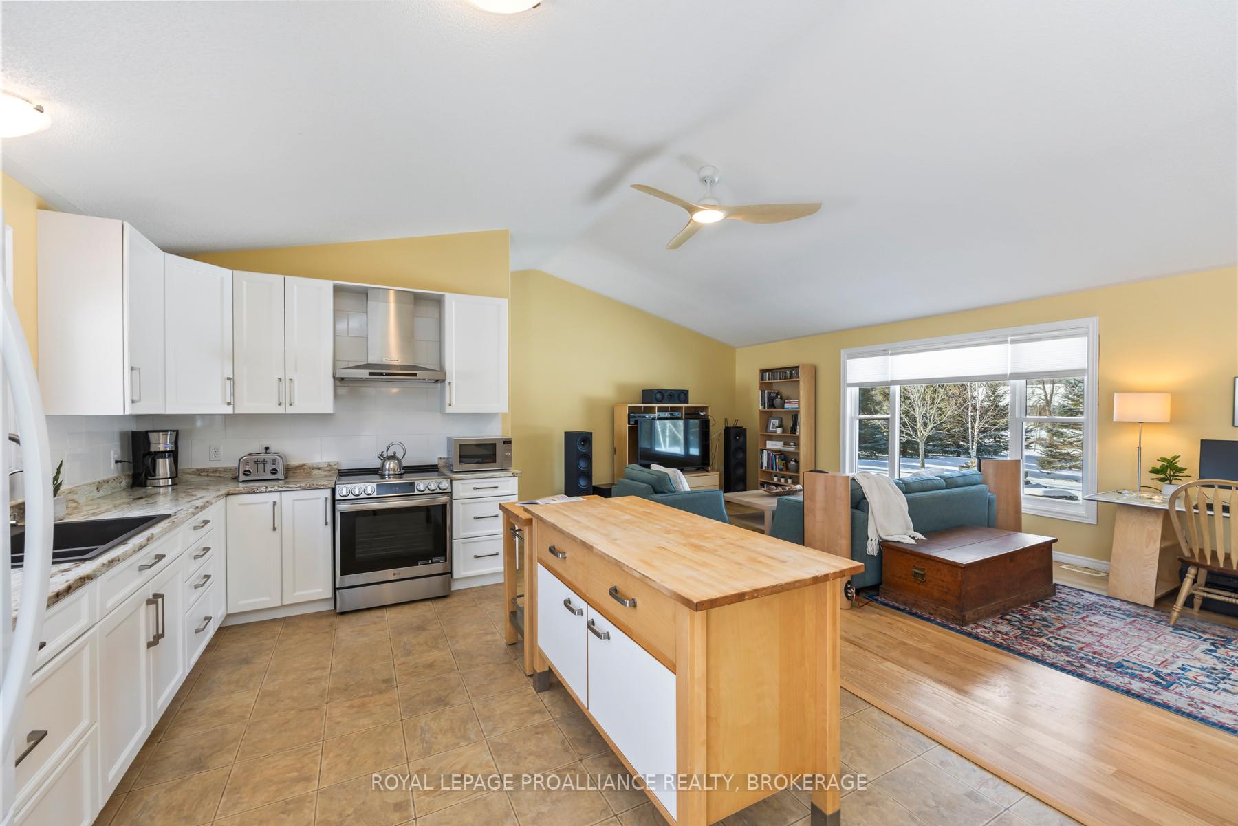 Photo 8 of 4214 Duff Road W, Frontenac, Frontenac South — HOMEH