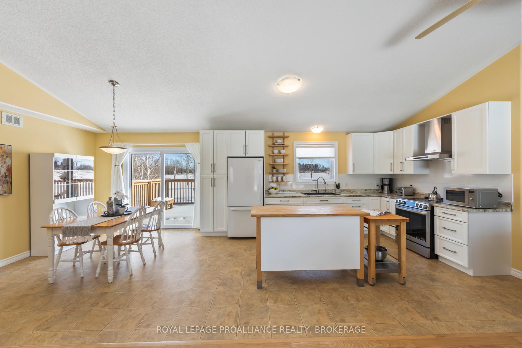 Photo 10 of 4214 Duff Road W, Frontenac, Frontenac South — HOMEH