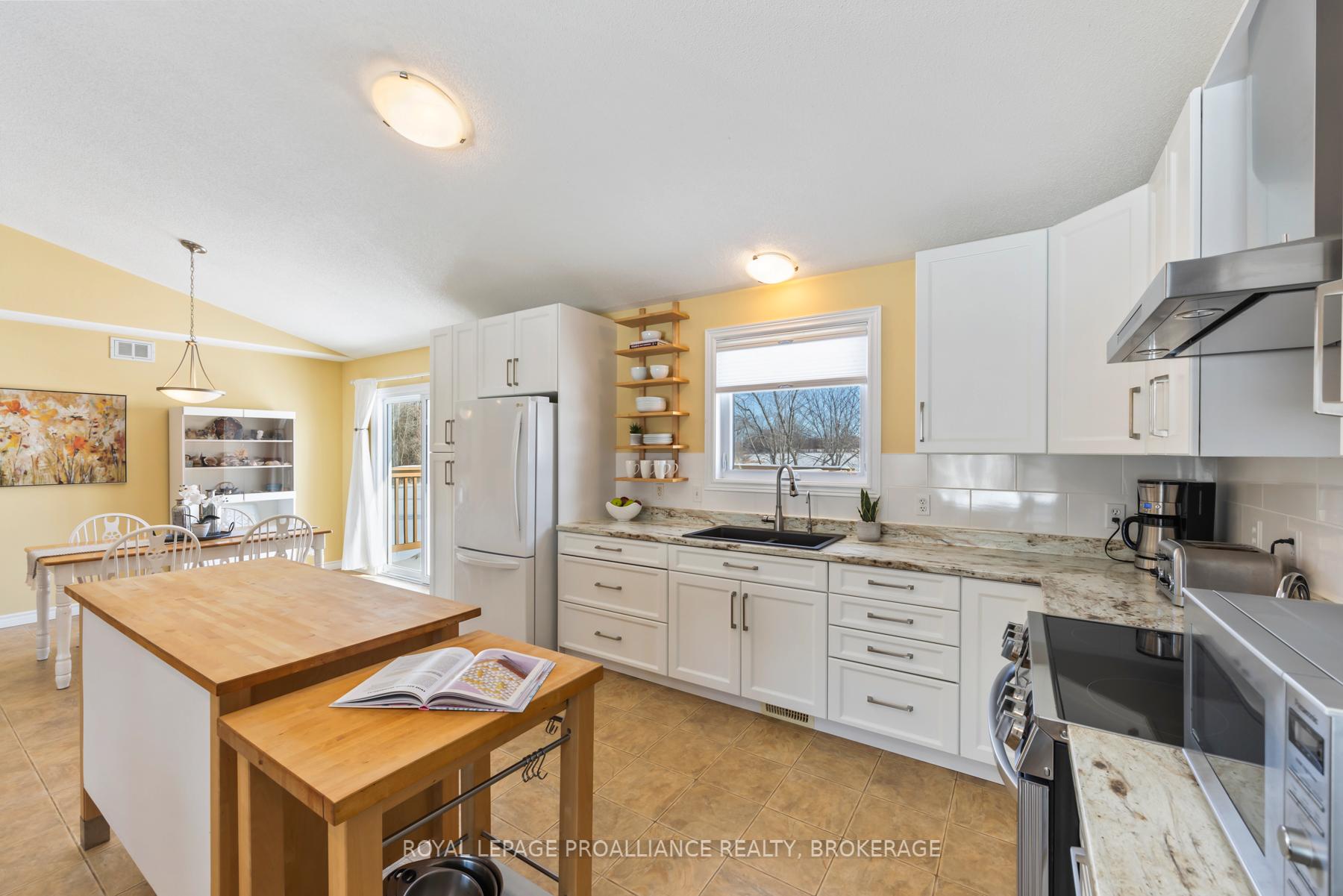 Photo 11 of 4214 Duff Road W, Frontenac, Frontenac South — HOMEH