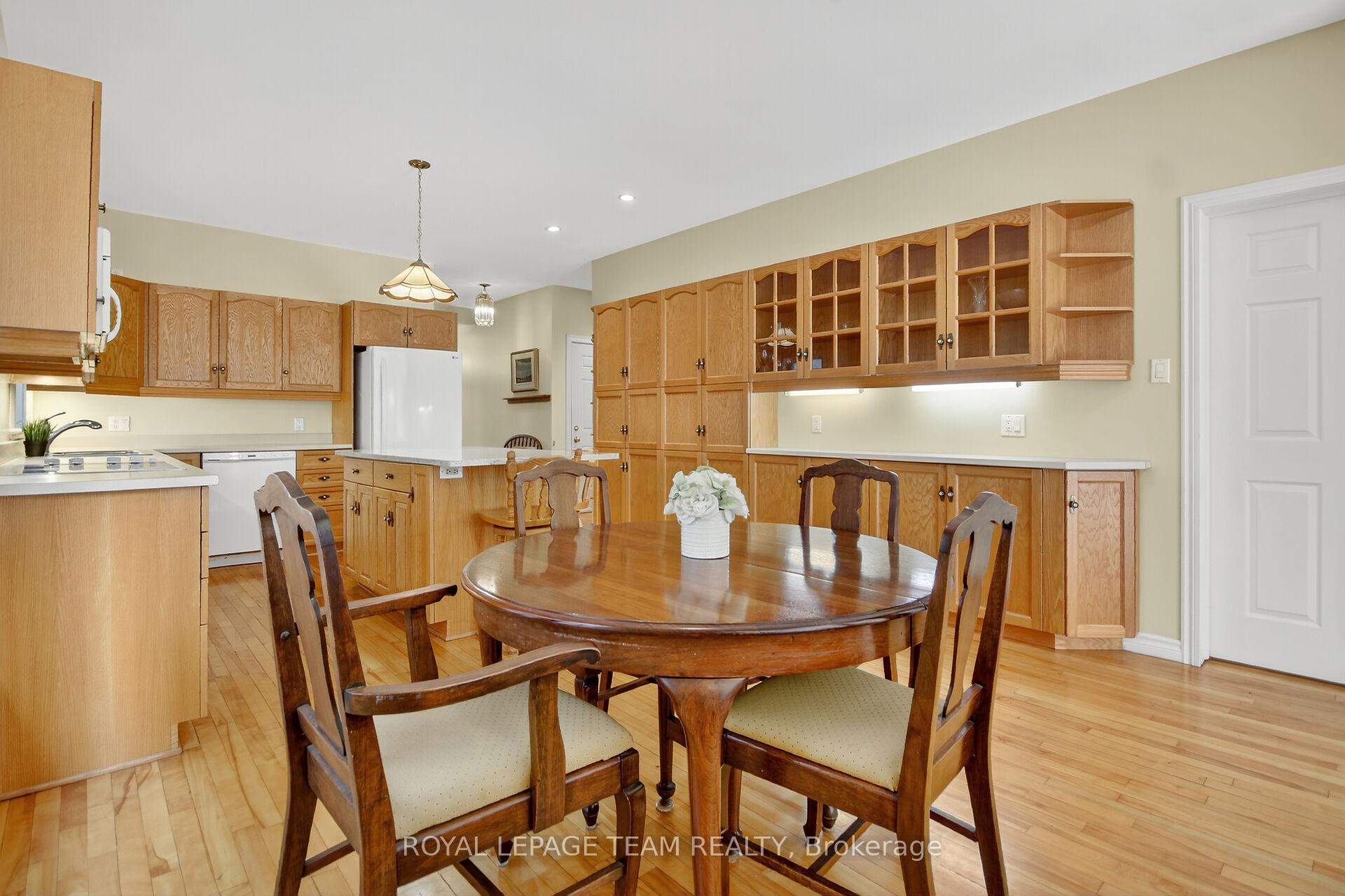 Photo 19 of 420 Avondale Avenue, Ottawa, McKellar/Highland — HOMEH