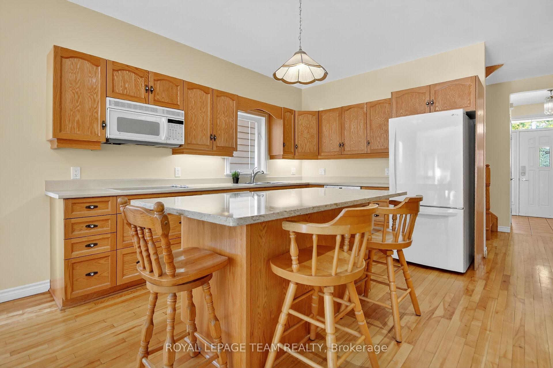 Photo 8 of 420 Avondale Avenue, Ottawa, McKellar/Highland — HOMEH