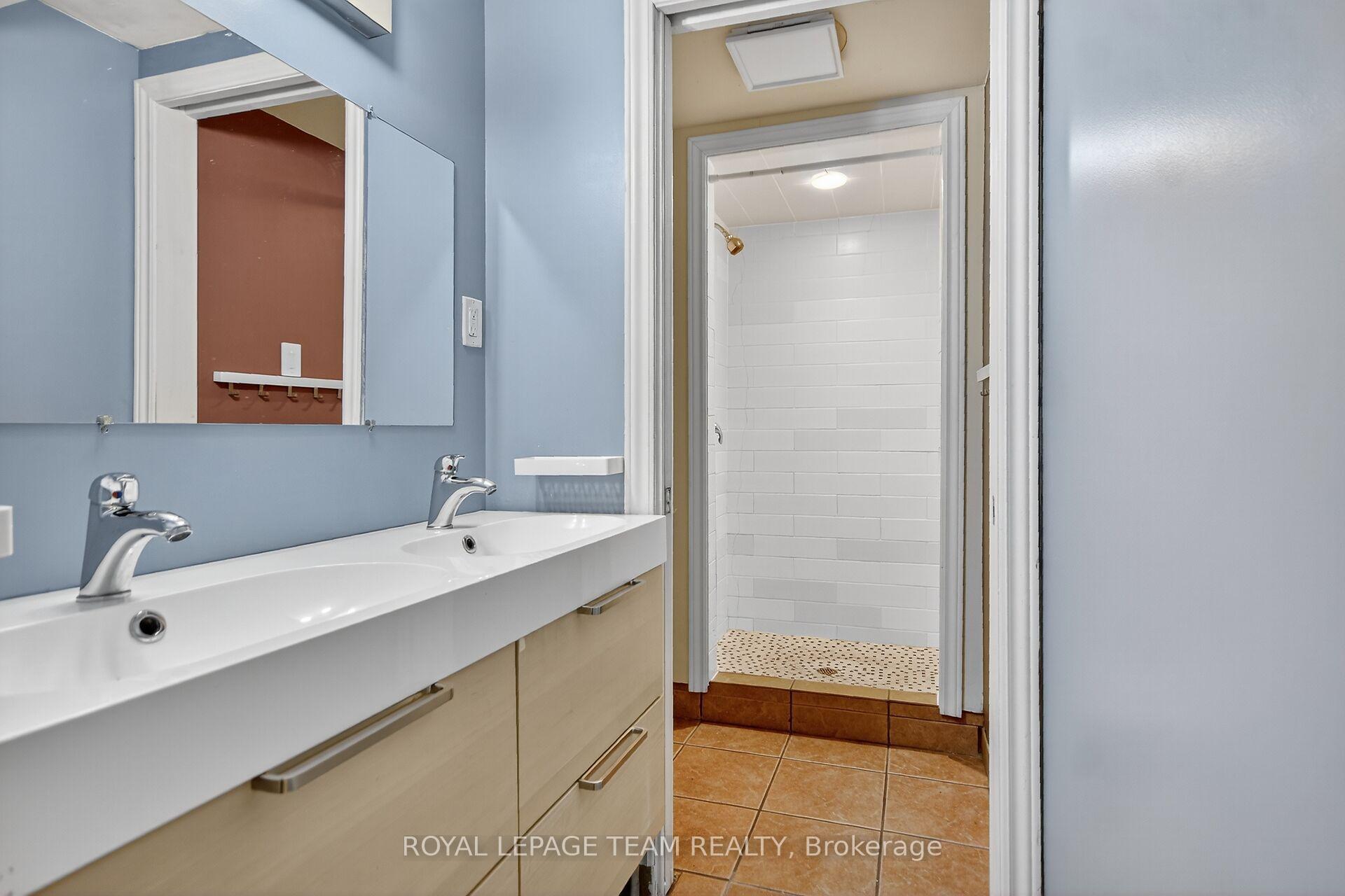 Photo 36 of 420 Avondale Avenue, Ottawa, McKellar/Highland — HOMEH