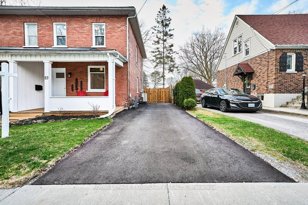 Photo 3 of 23 Carlisle Avenue, Clarington, Bowmanville — HOMEH