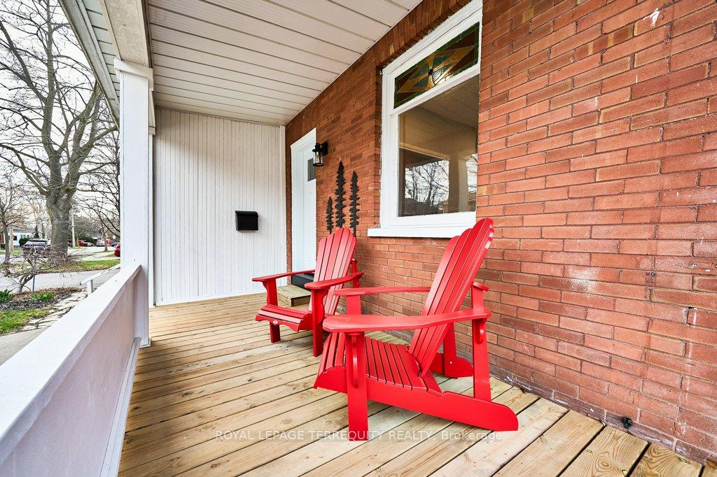 Photo 6 of 23 Carlisle Avenue, Clarington, Bowmanville — HOMEH