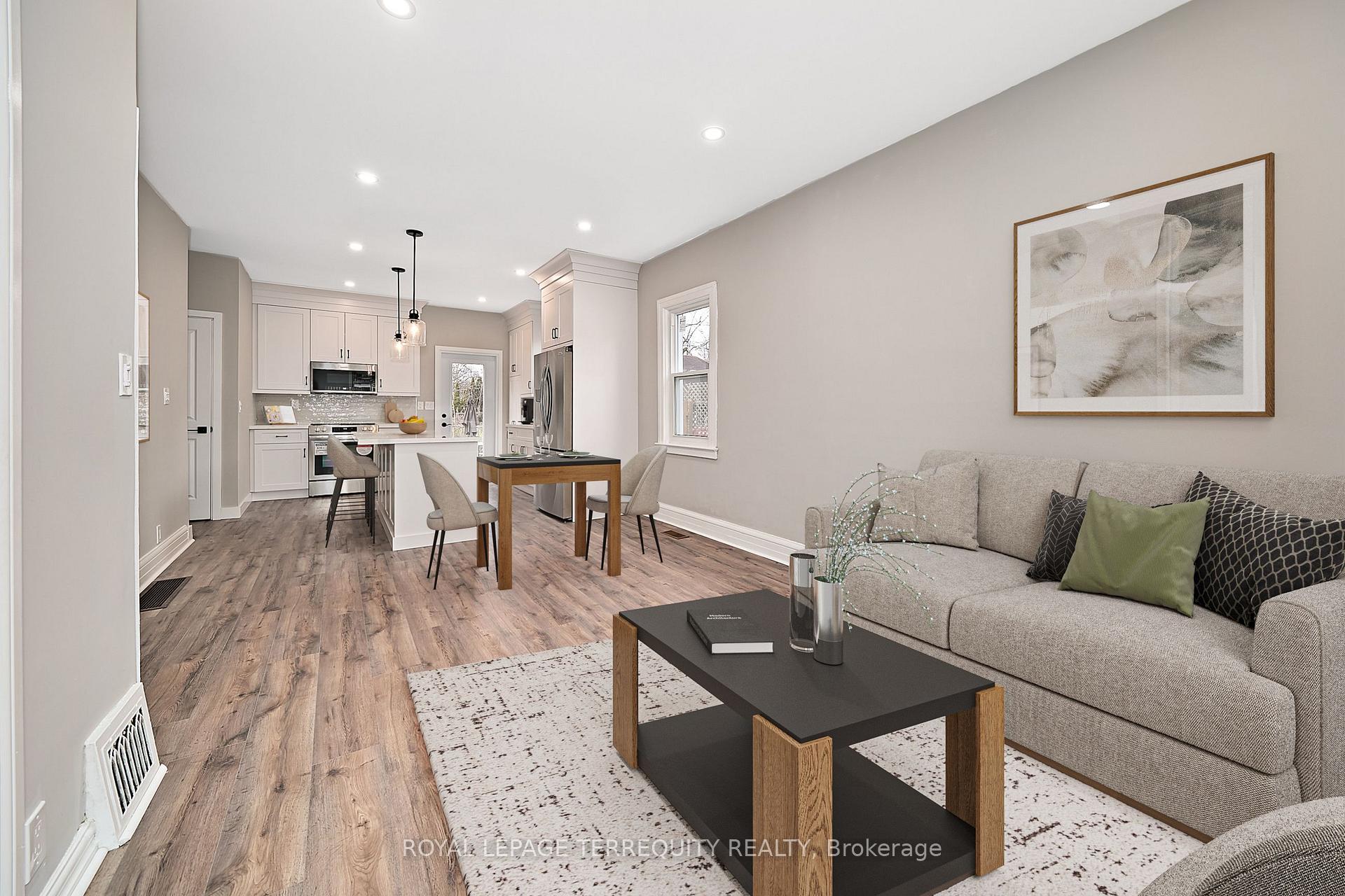 Photo 10 of 23 Carlisle Avenue, Clarington, Bowmanville — HOMEH