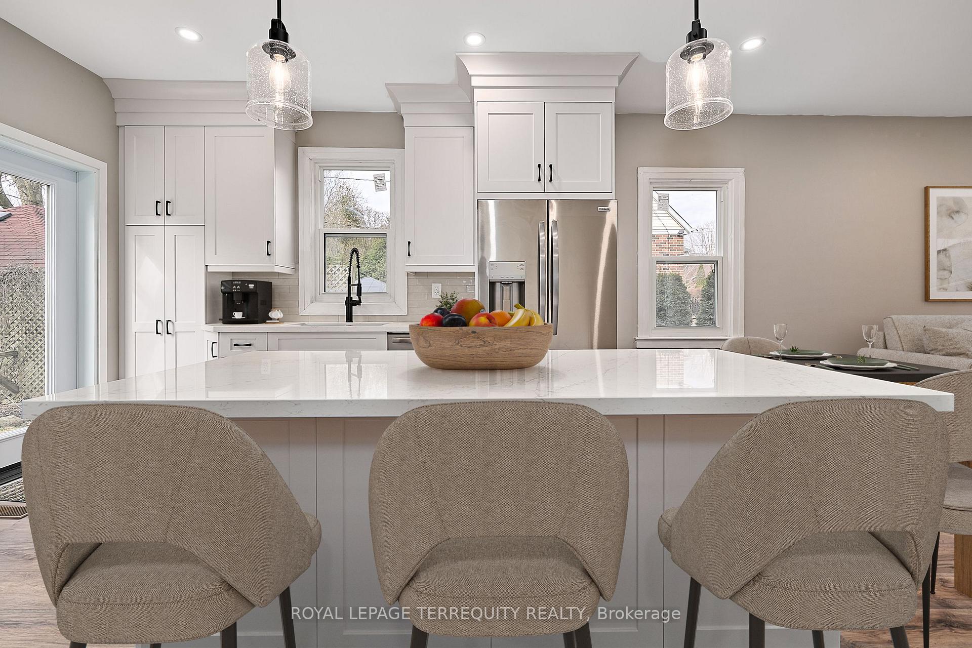 Photo 14 of 23 Carlisle Avenue, Clarington, Bowmanville — HOMEH