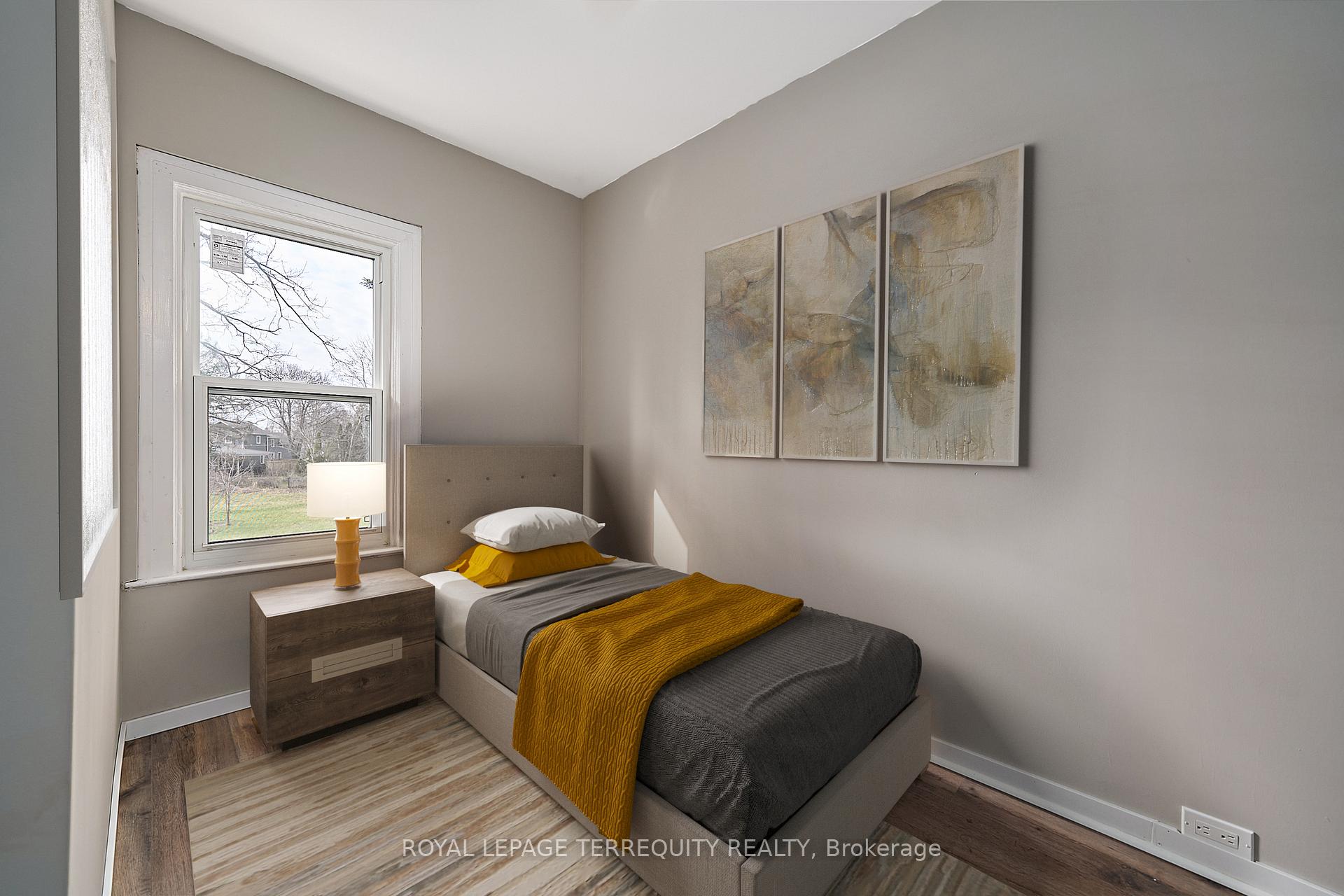 Photo 21 of 23 Carlisle Avenue, Clarington, Bowmanville — HOMEH