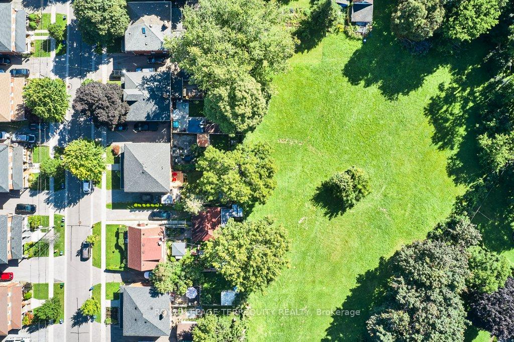 Photo 38 of 23 Carlisle Avenue, Clarington, Bowmanville — HOMEH