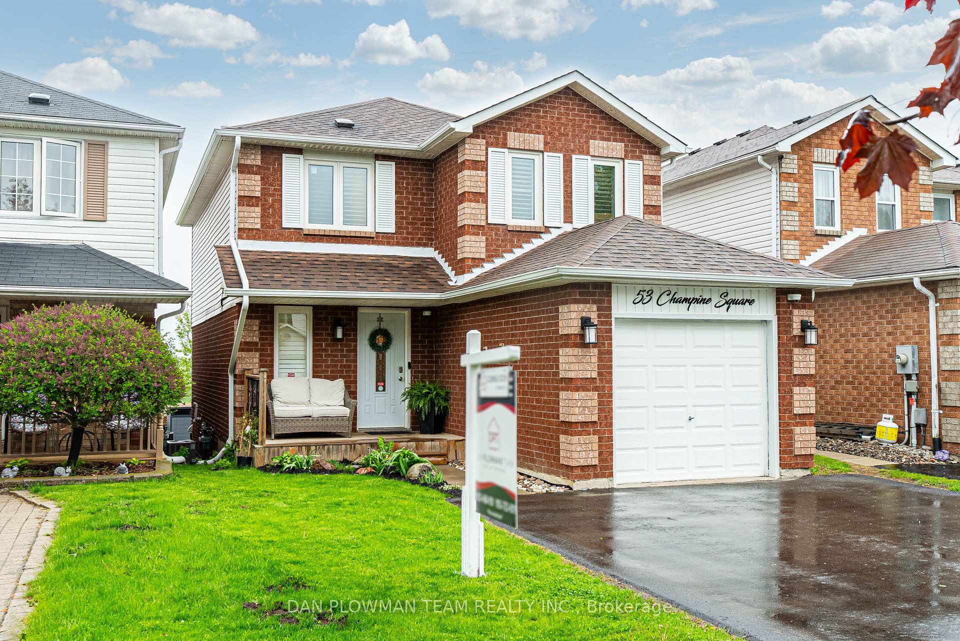 Photo 3 of 53 Champine Square, Clarington, Bowmanville — HOMEH