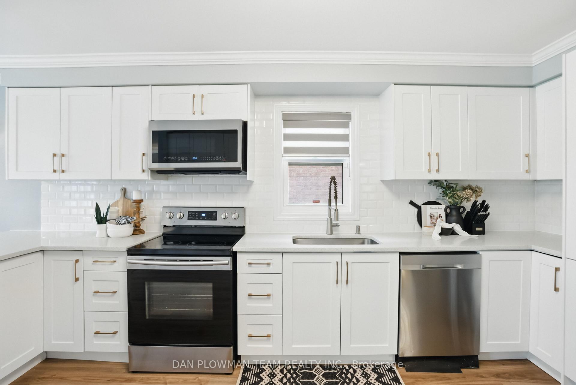 Photo 16 of 53 Champine Square, Clarington, Bowmanville — HOMEH