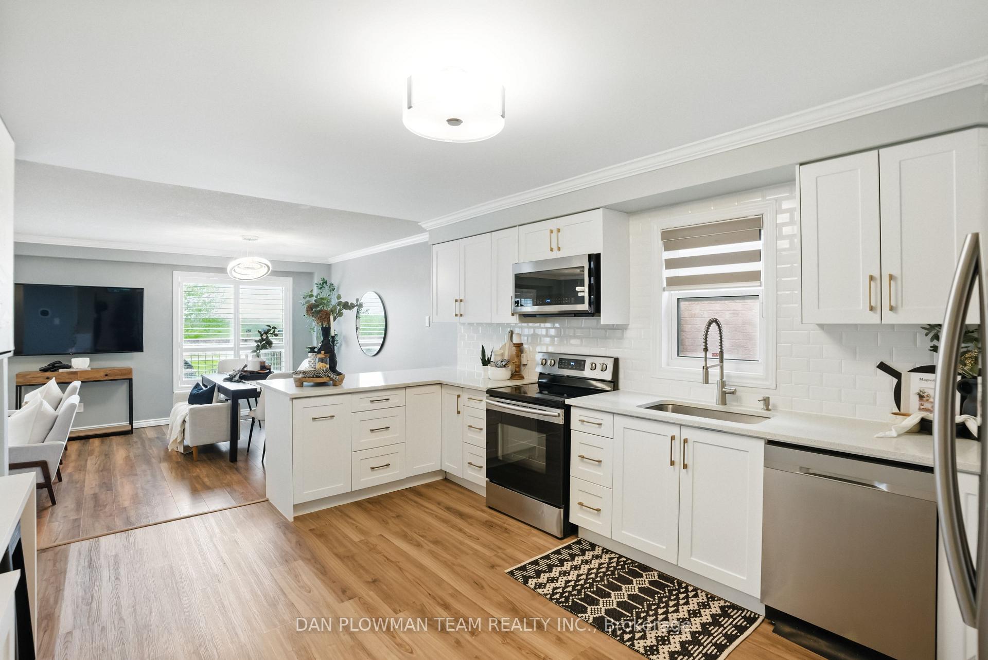 Photo 17 of 53 Champine Square, Clarington, Bowmanville — HOMEH