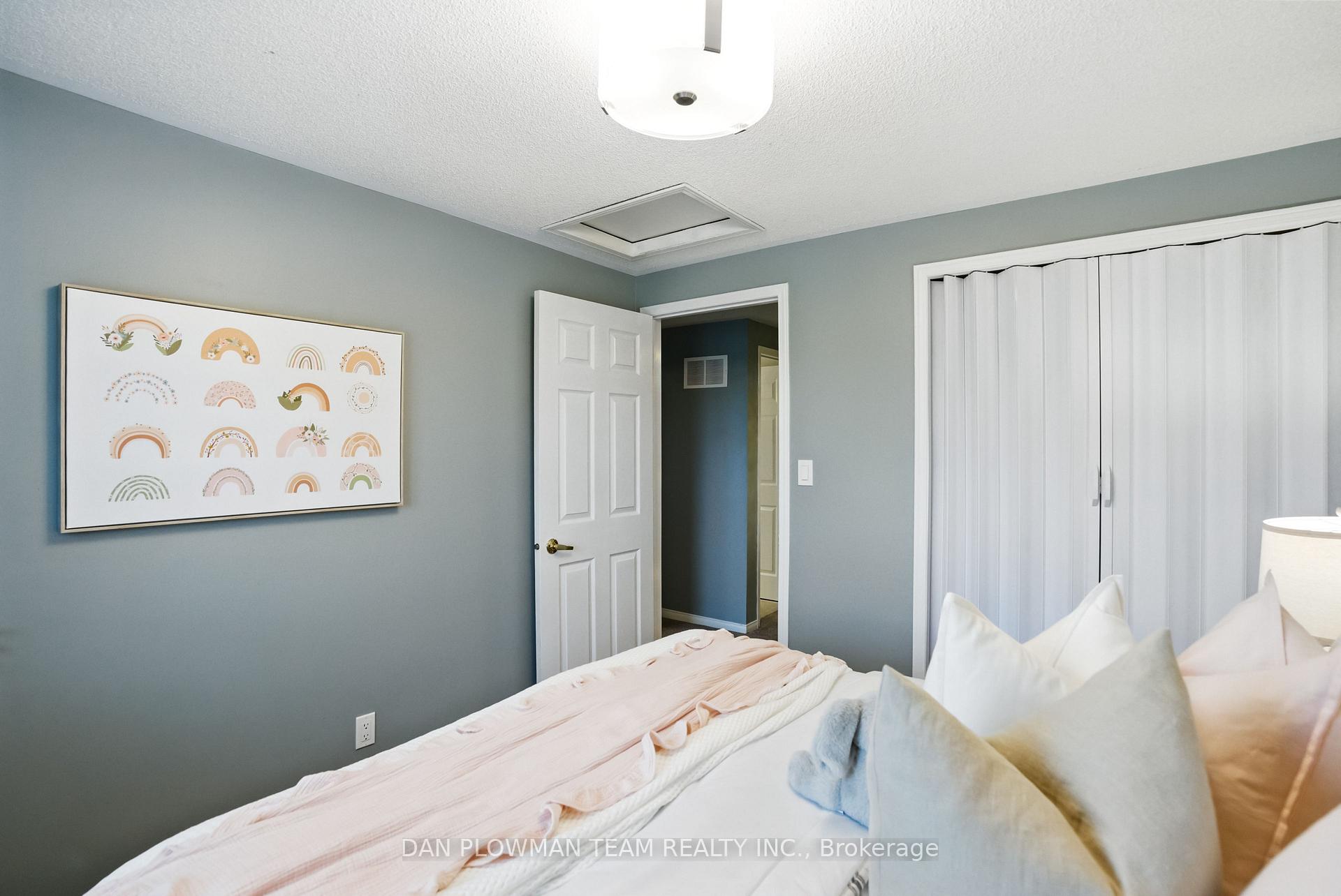 Photo 29 of 53 Champine Square, Clarington, Bowmanville — HOMEH