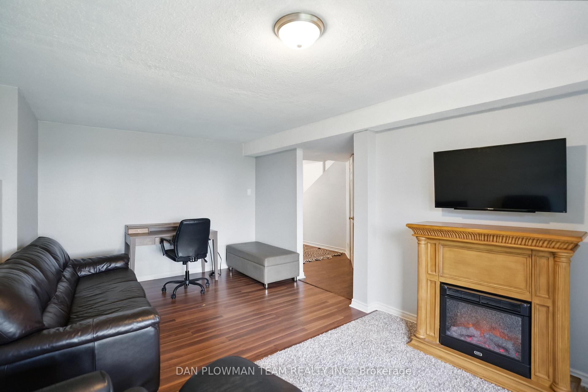 Photo 32 of 53 Champine Square, Clarington, Bowmanville — HOMEH