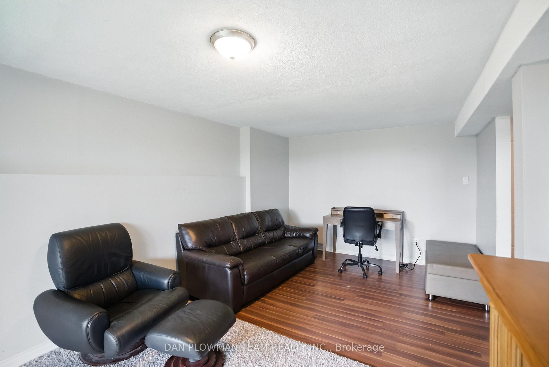 Photo 33 of 53 Champine Square, Clarington, Bowmanville — HOMEH