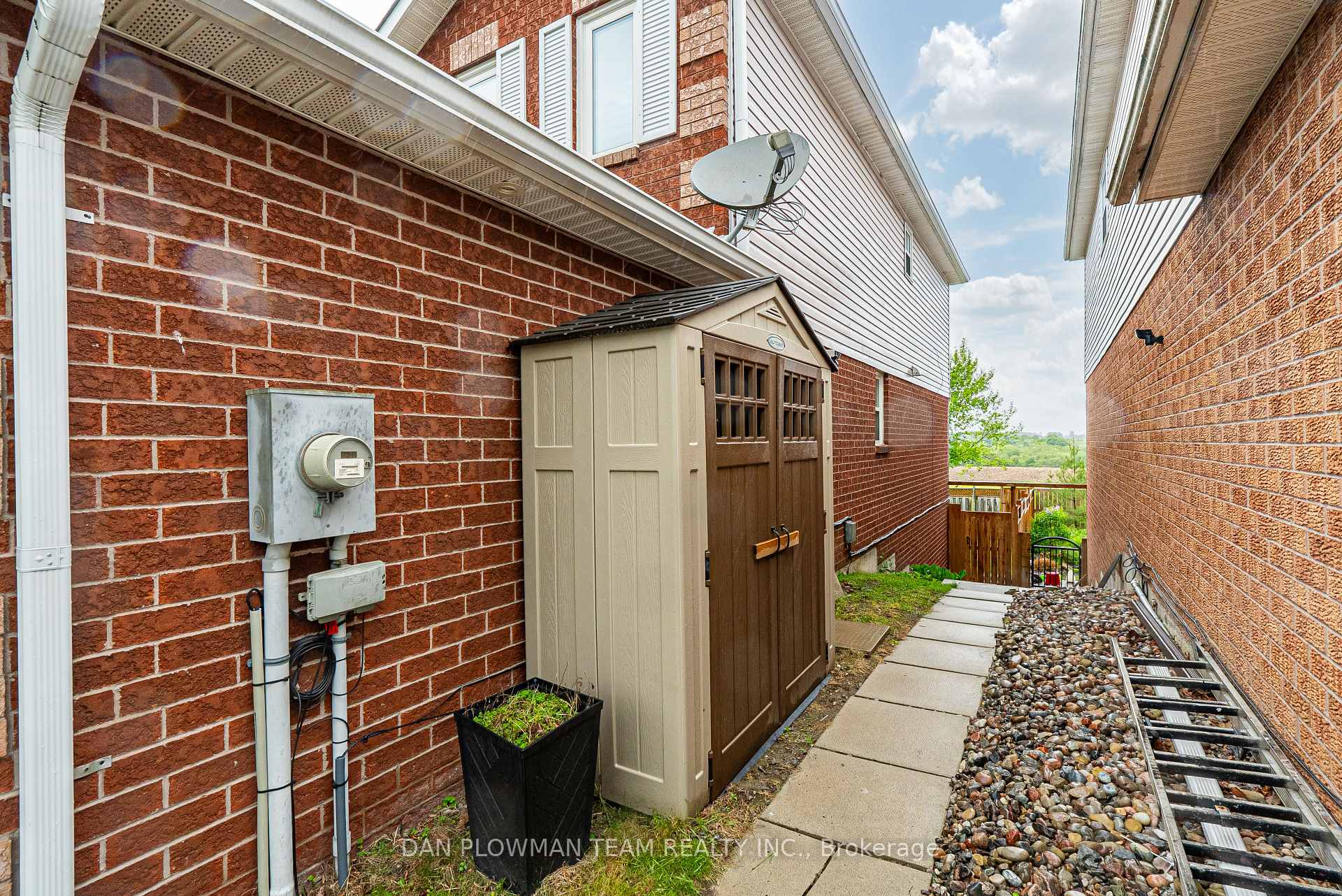 Photo 39 of 53 Champine Square, Clarington, Bowmanville — HOMEH
