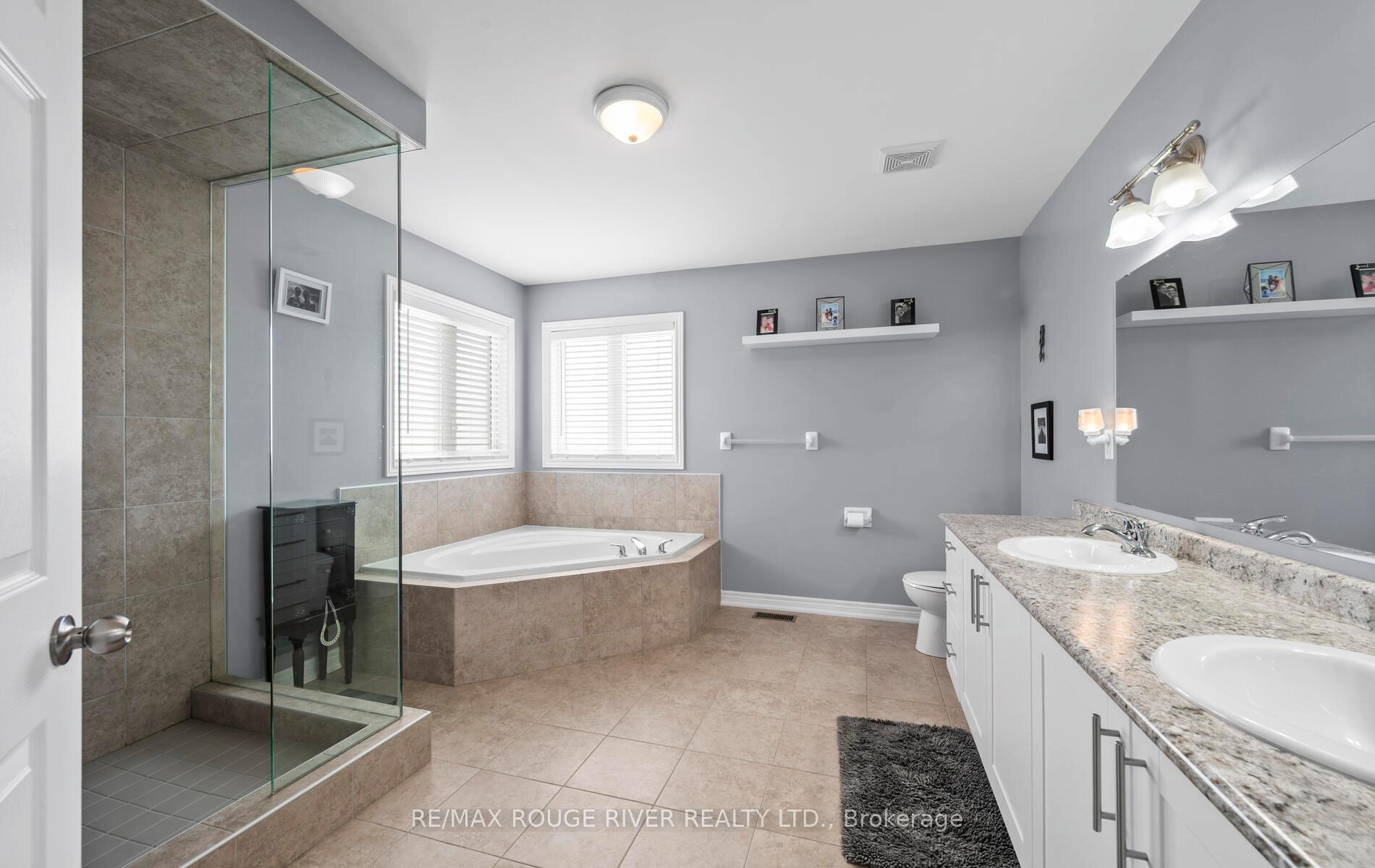 Photo 10 of 34 Colville Avenue, Clarington, Bowmanville — HOMEH