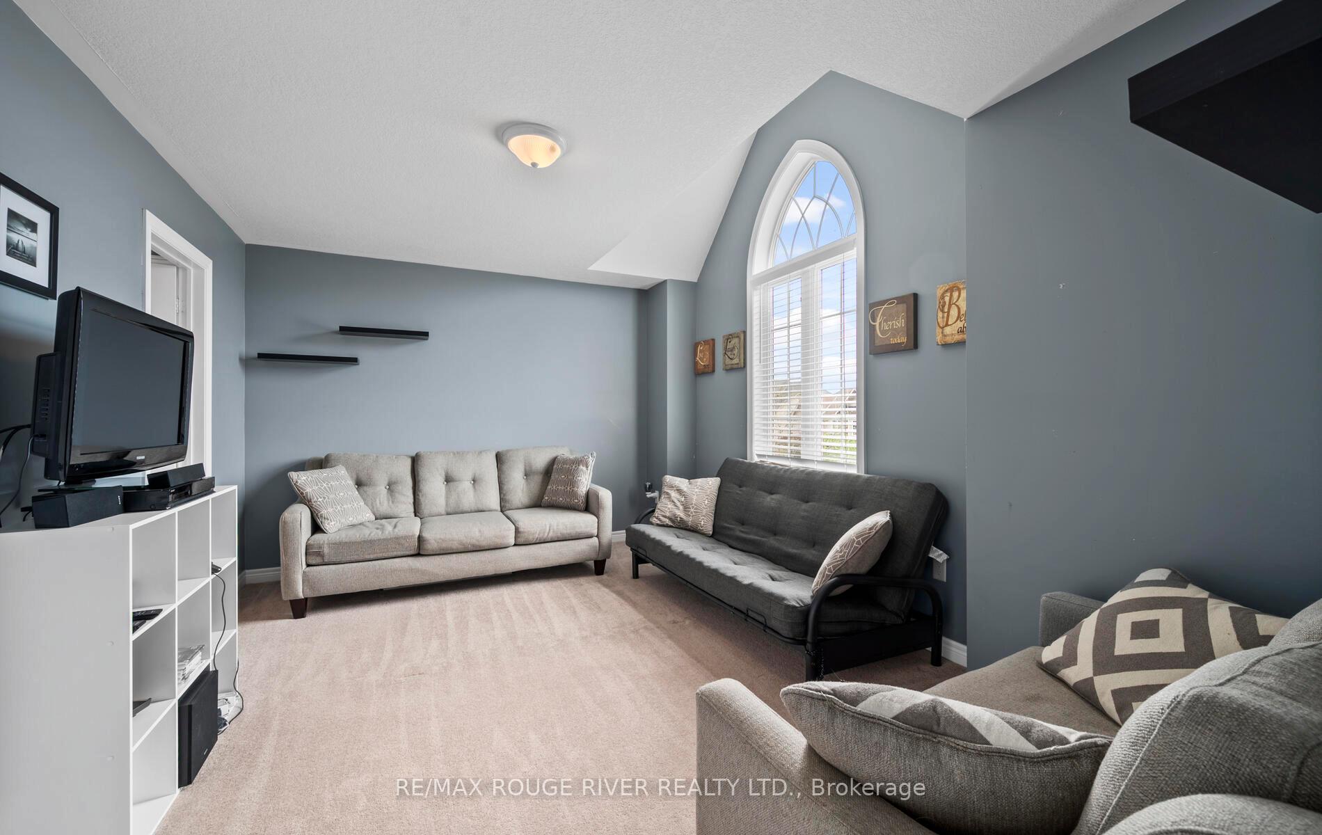 Photo 14 of 34 Colville Avenue, Clarington, Bowmanville — HOMEH