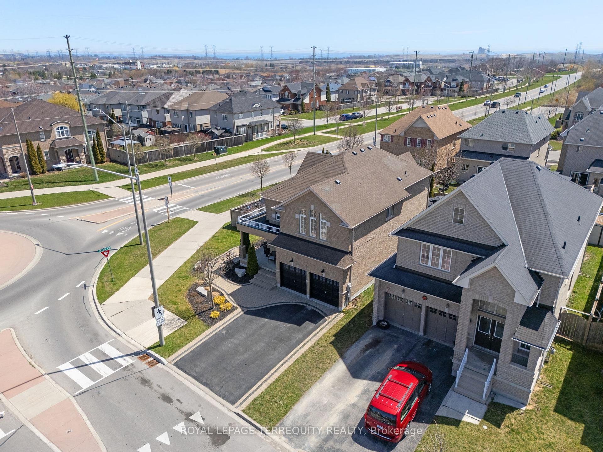 Photo 3 of 91 Remmington Street, Clarington, Bowmanville — HOMEH