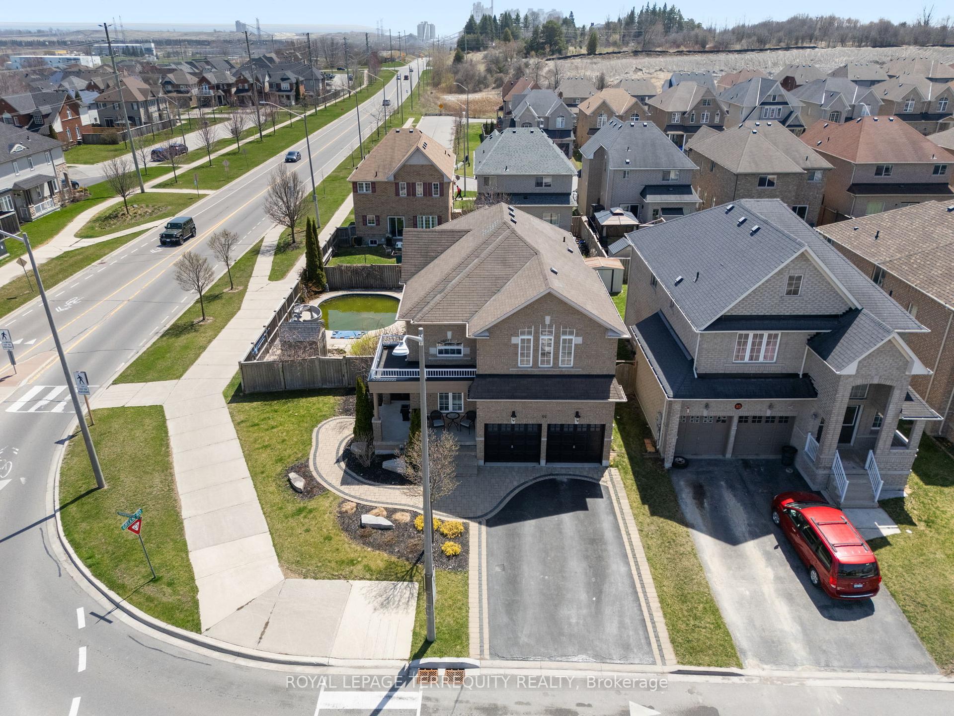 Photo 4 of 91 Remmington Street, Clarington, Bowmanville — HOMEH