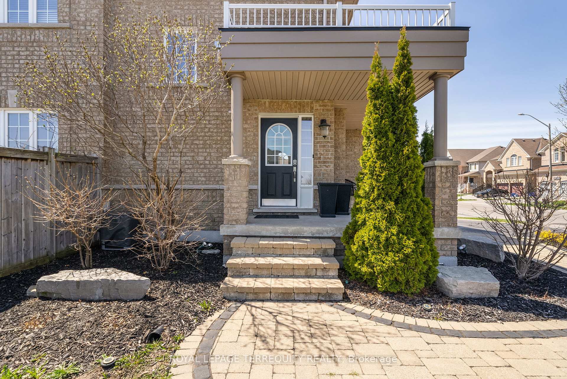 Photo 5 of 91 Remmington Street, Clarington, Bowmanville — HOMEH