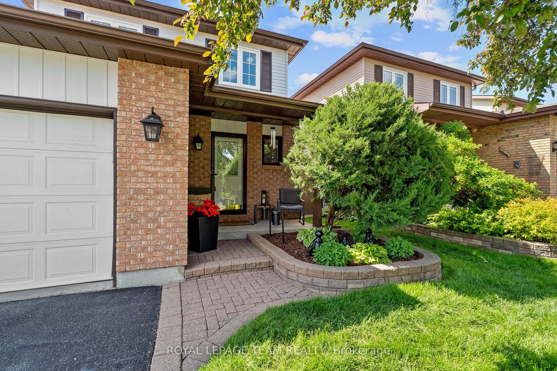 Photo 20 of 23 Glacier Street, Ottawa, Barrhaven - On the Green — HOMEH