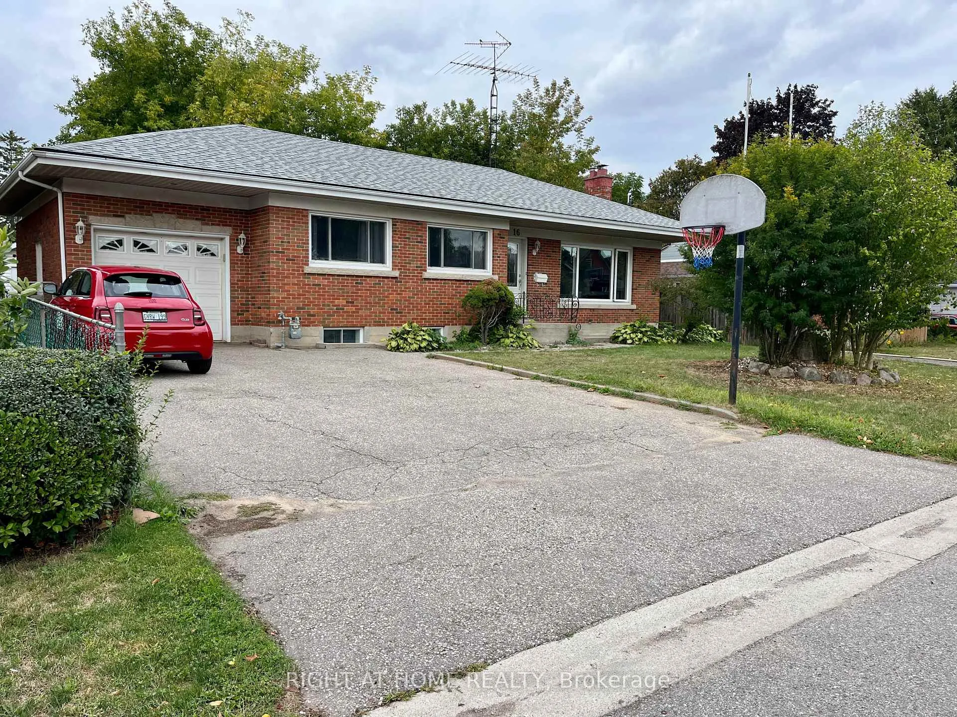 Front of 16 Rowanwood Avenue