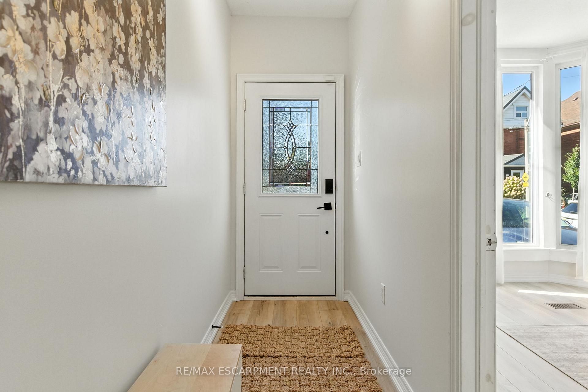 Photo 3 of 78 Oak Avenue, Hamilton, Landsdale — HOMEH