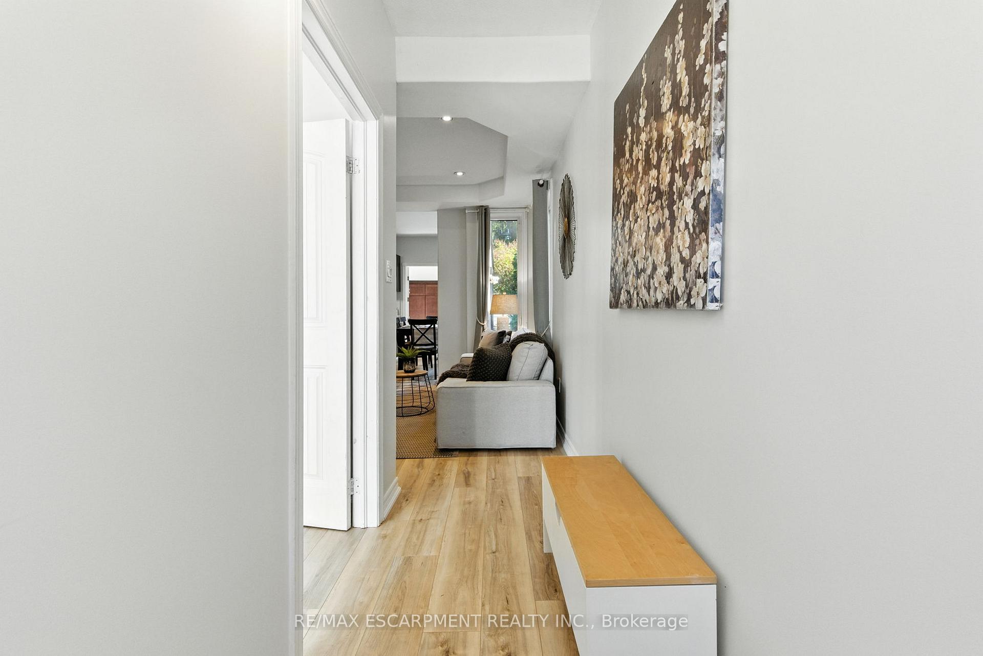 Photo 4 of 78 Oak Avenue, Hamilton, Landsdale — HOMEH