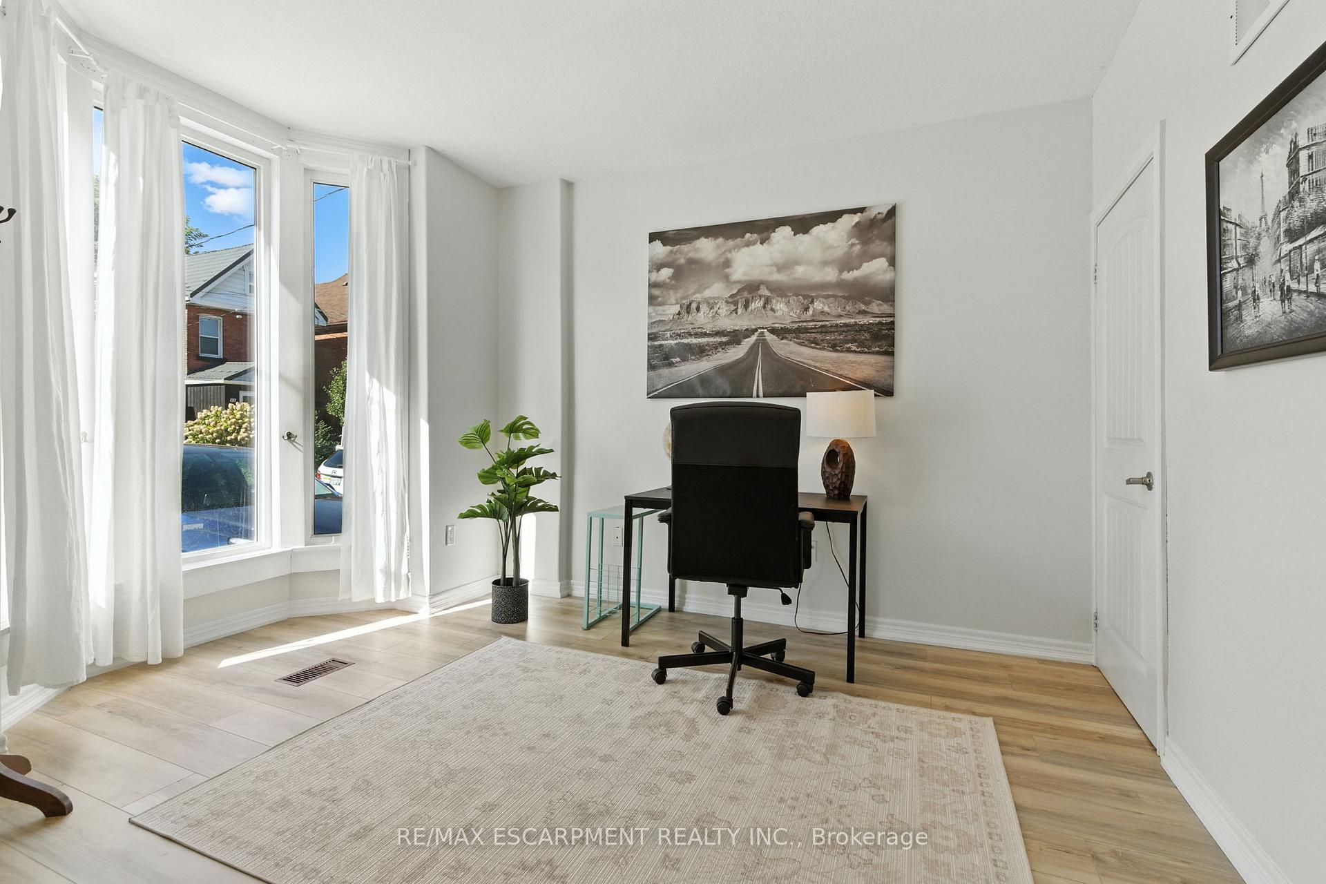 Photo 5 of 78 Oak Avenue, Hamilton, Landsdale — HOMEH