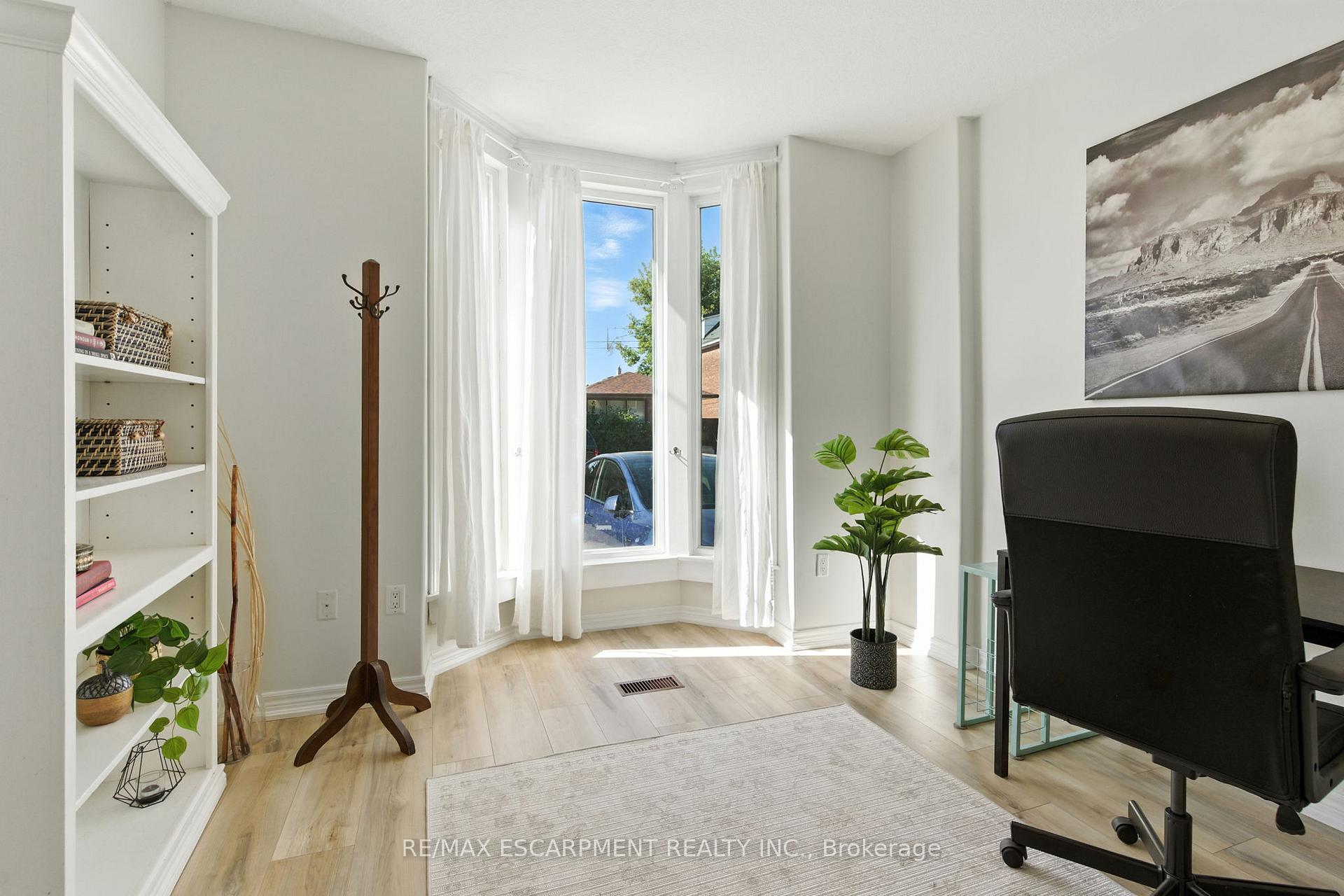 Photo 7 of 78 Oak Avenue, Hamilton, Landsdale — HOMEH