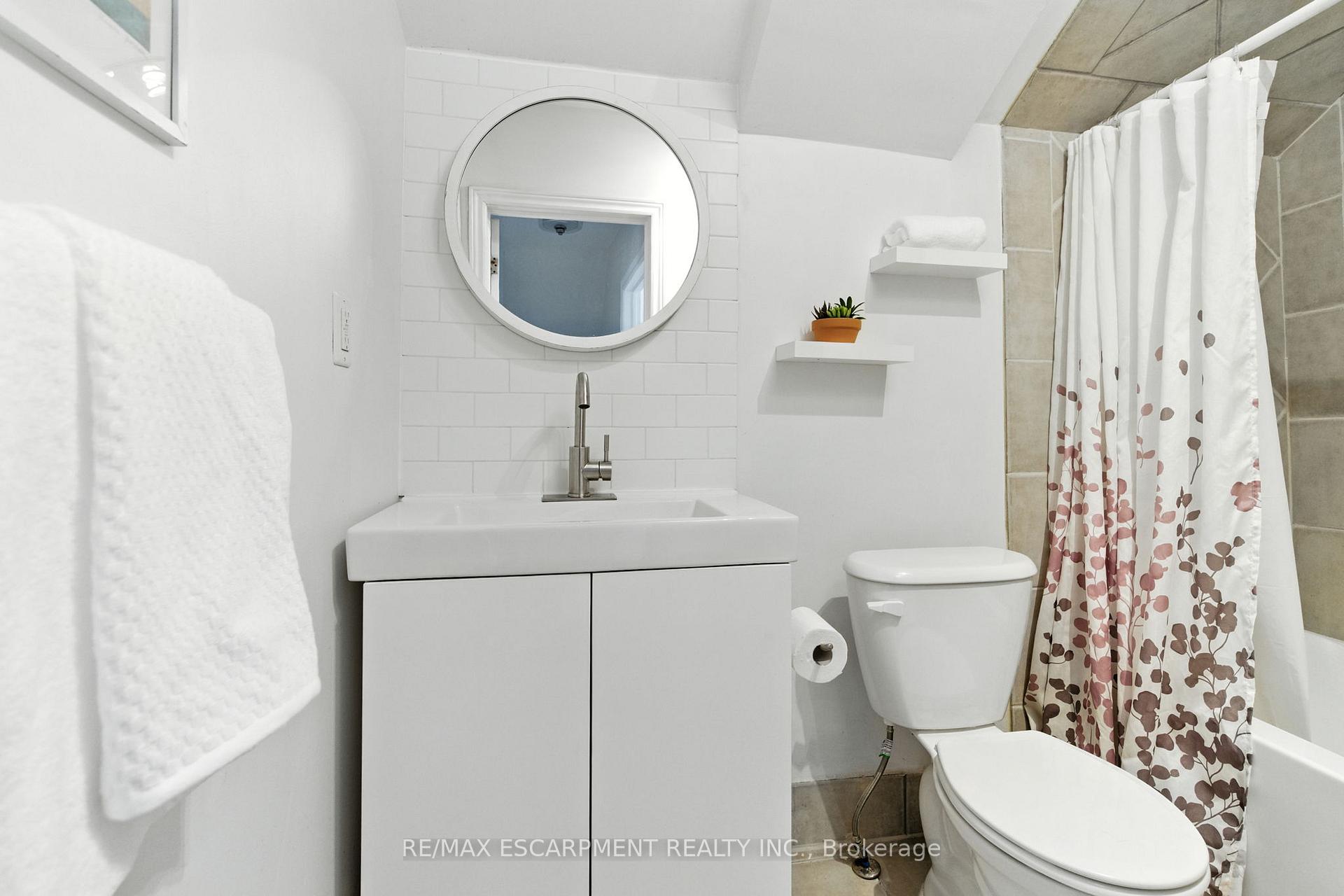 Photo 24 of 78 Oak Avenue, Hamilton, Landsdale — HOMEH