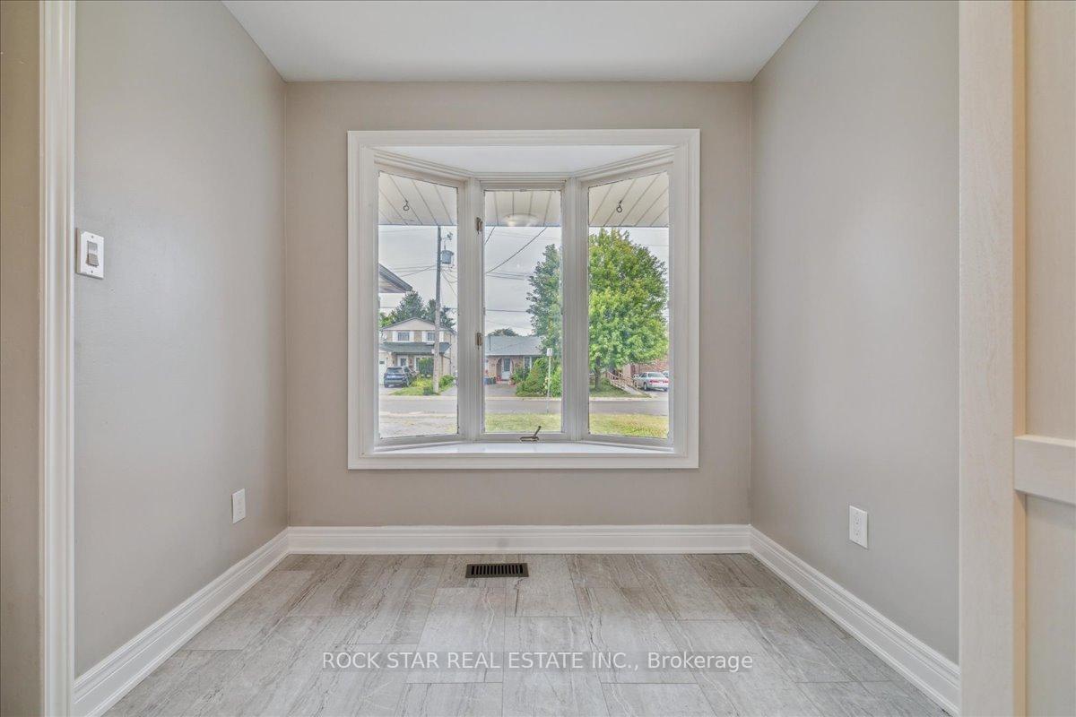 Photo 8 of 61 Adis Avenue, Hamilton, Gurnett — HOMEH