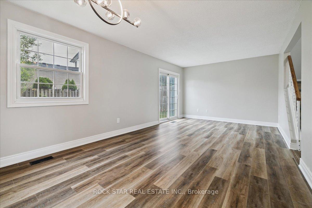 Photo 13 of 61 Adis Avenue, Hamilton, Gurnett — HOMEH