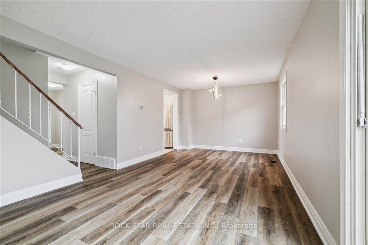 Photo 17 of 61 Adis Avenue, Hamilton, Gurnett — HOMEH