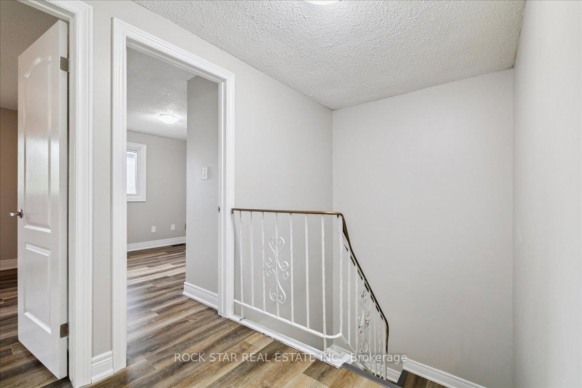 Photo 20 of 61 Adis Avenue, Hamilton, Gurnett — HOMEH