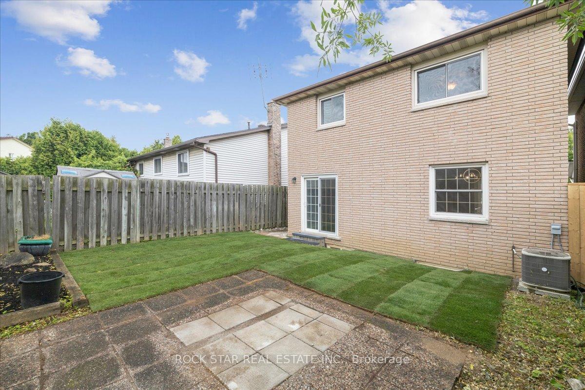 Photo 38 of 61 Adis Avenue, Hamilton, Gurnett — HOMEH