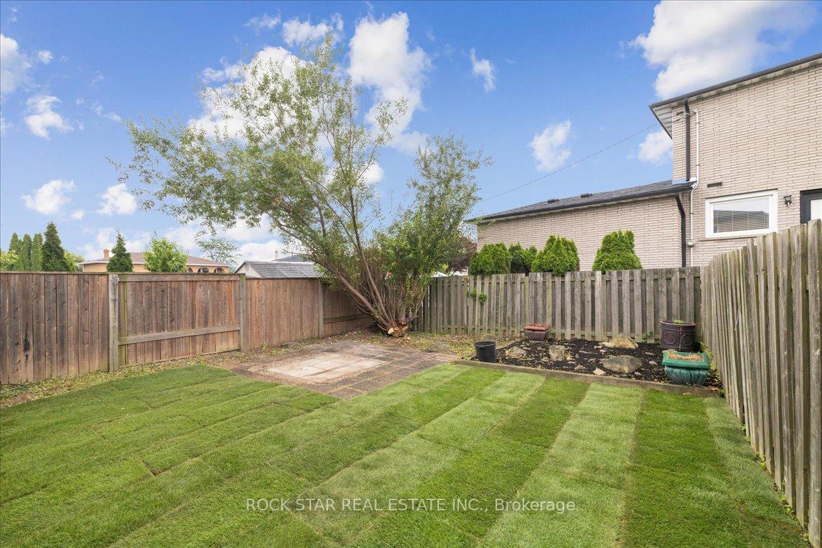 Photo 40 of 61 Adis Avenue, Hamilton, Gurnett — HOMEH