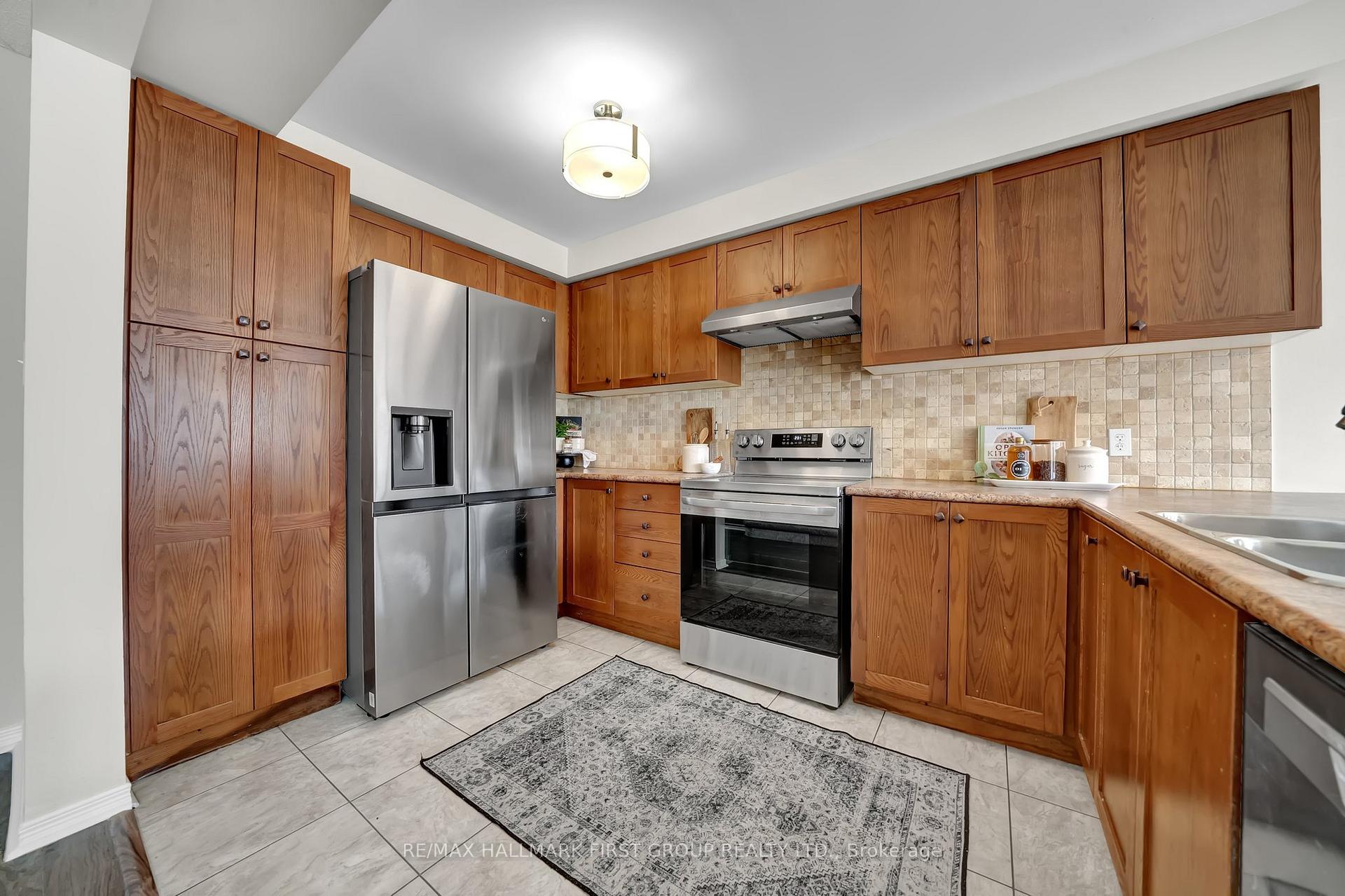 Photo 6 of 37 Westover Drive, Clarington, Bowmanville — HOMEH