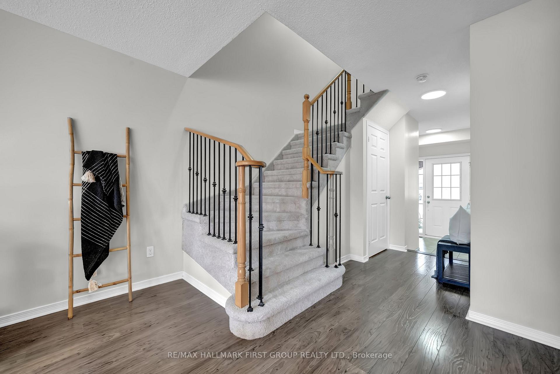Photo 11 of 37 Westover Drive, Clarington, Bowmanville — HOMEH