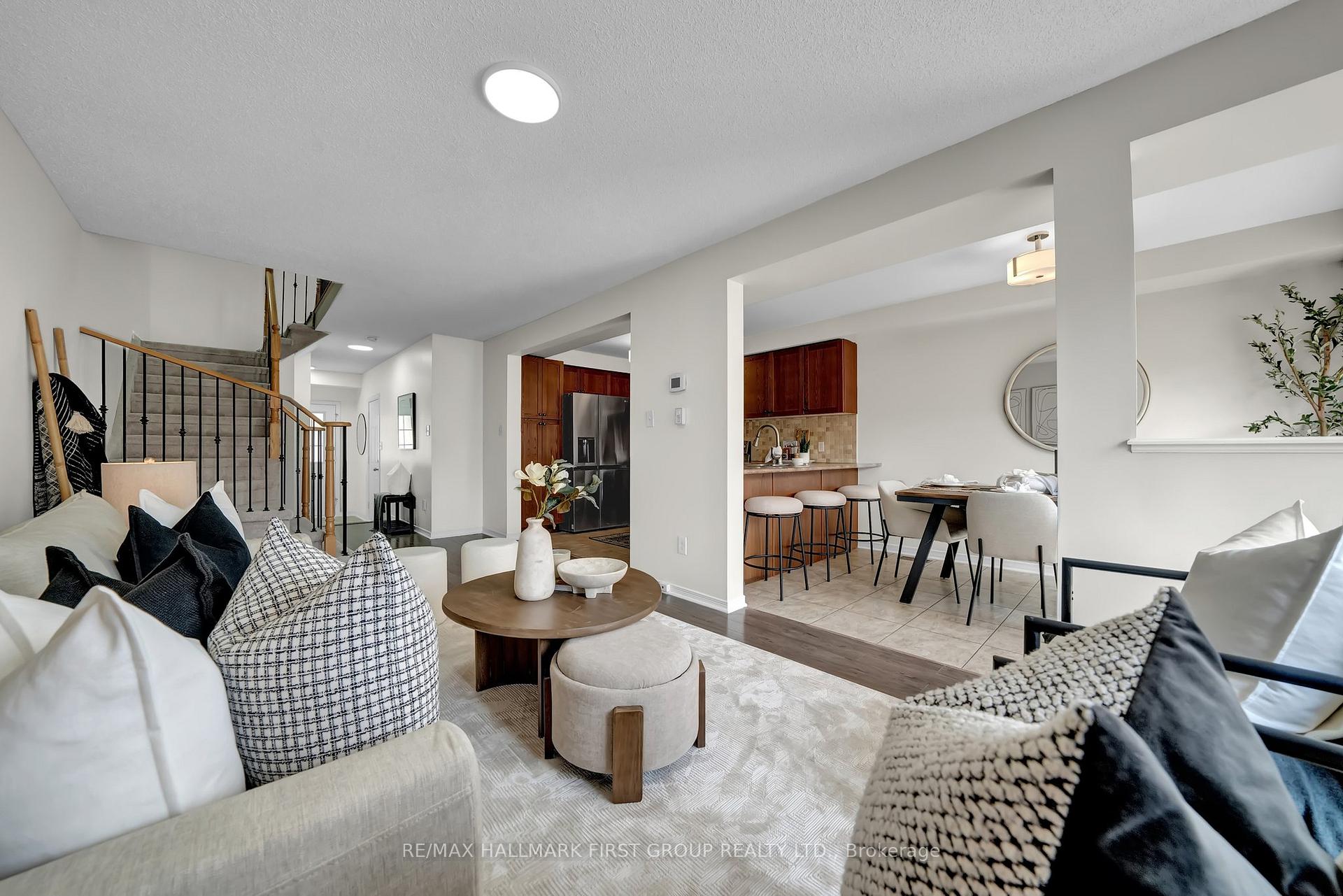 Photo 17 of 37 Westover Drive, Clarington, Bowmanville — HOMEH