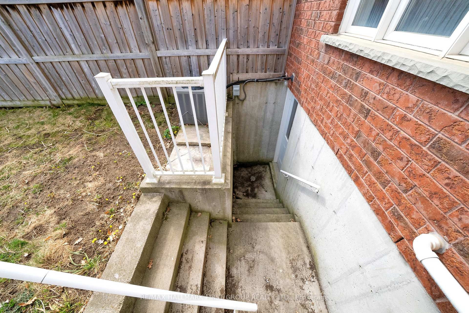 Photo 39 of 37 Westover Drive, Clarington, Bowmanville — HOMEH