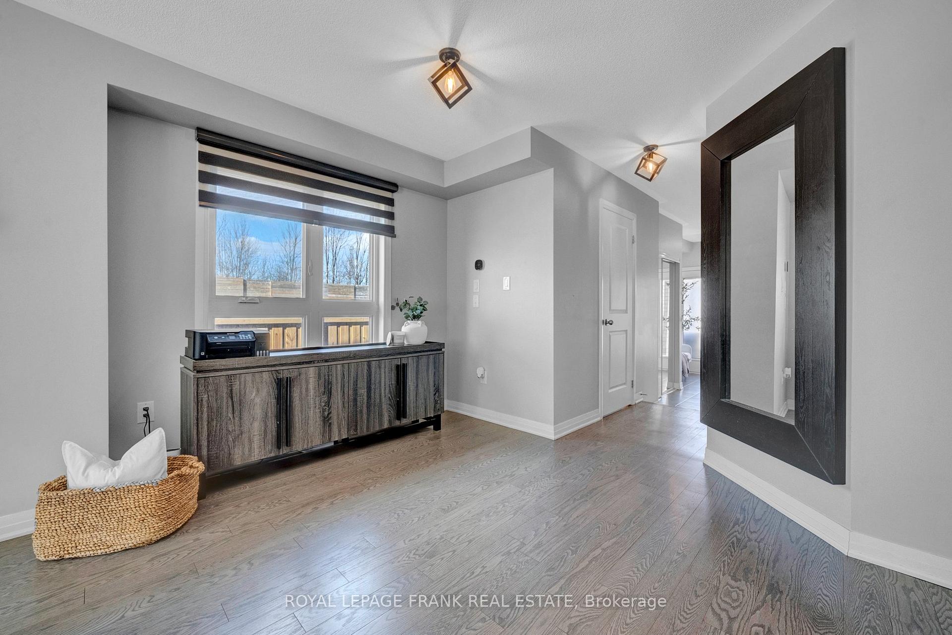 Photo 5 of 48 Caspian Square, Clarington, Bowmanville — HOMEH