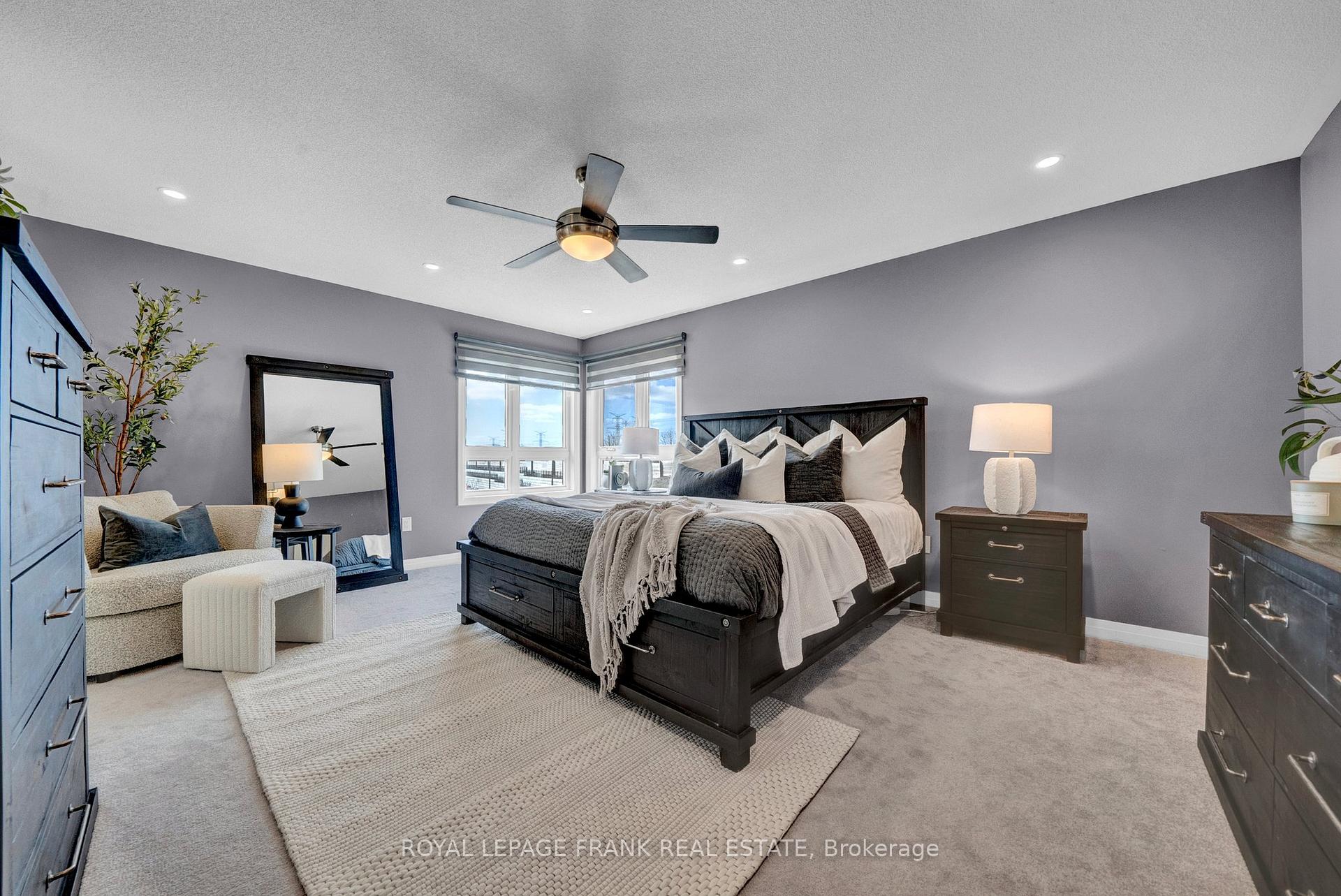 Photo 17 of 48 Caspian Square, Clarington, Bowmanville — HOMEH