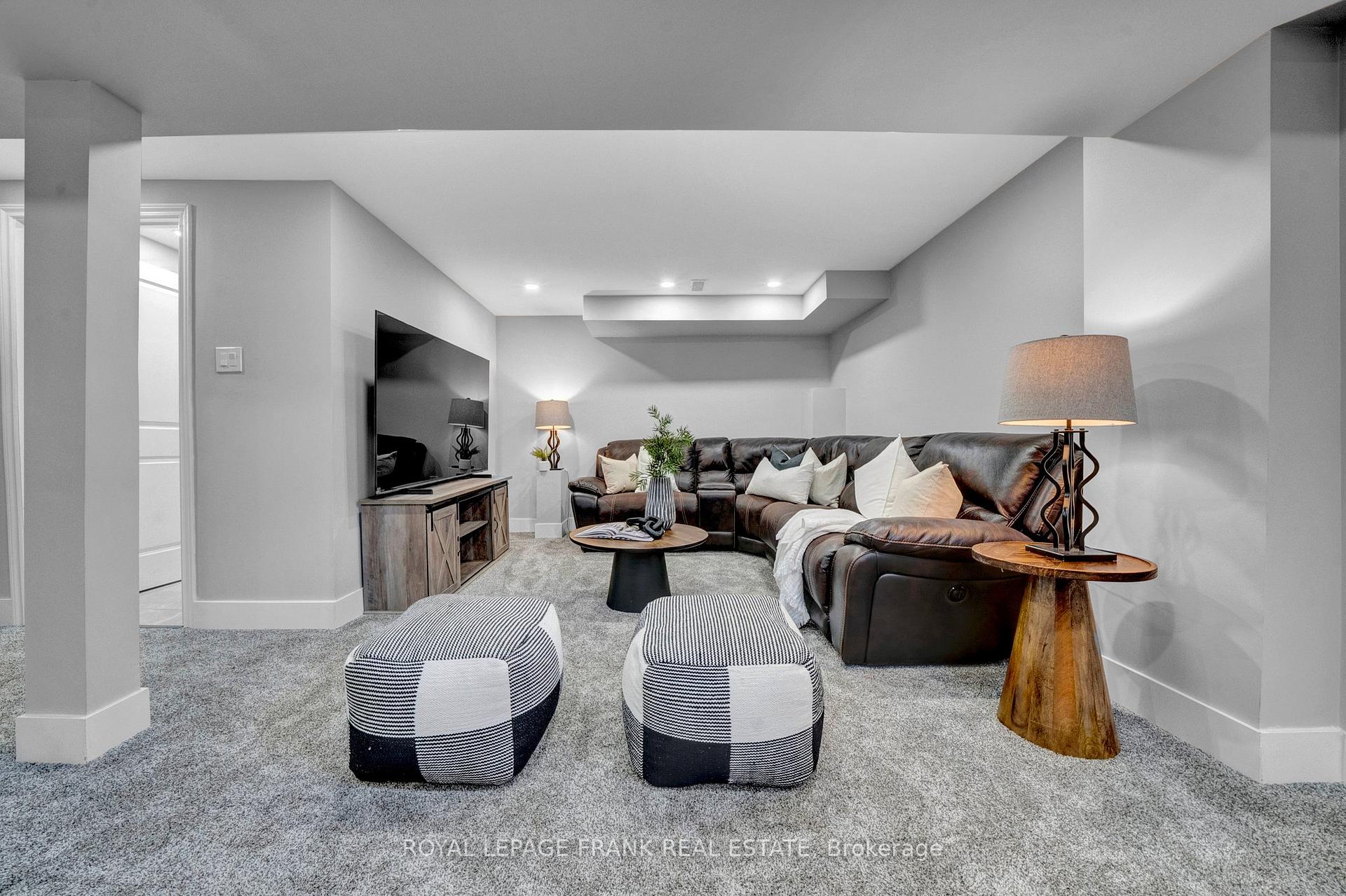 Photo 26 of 48 Caspian Square, Clarington, Bowmanville — HOMEH