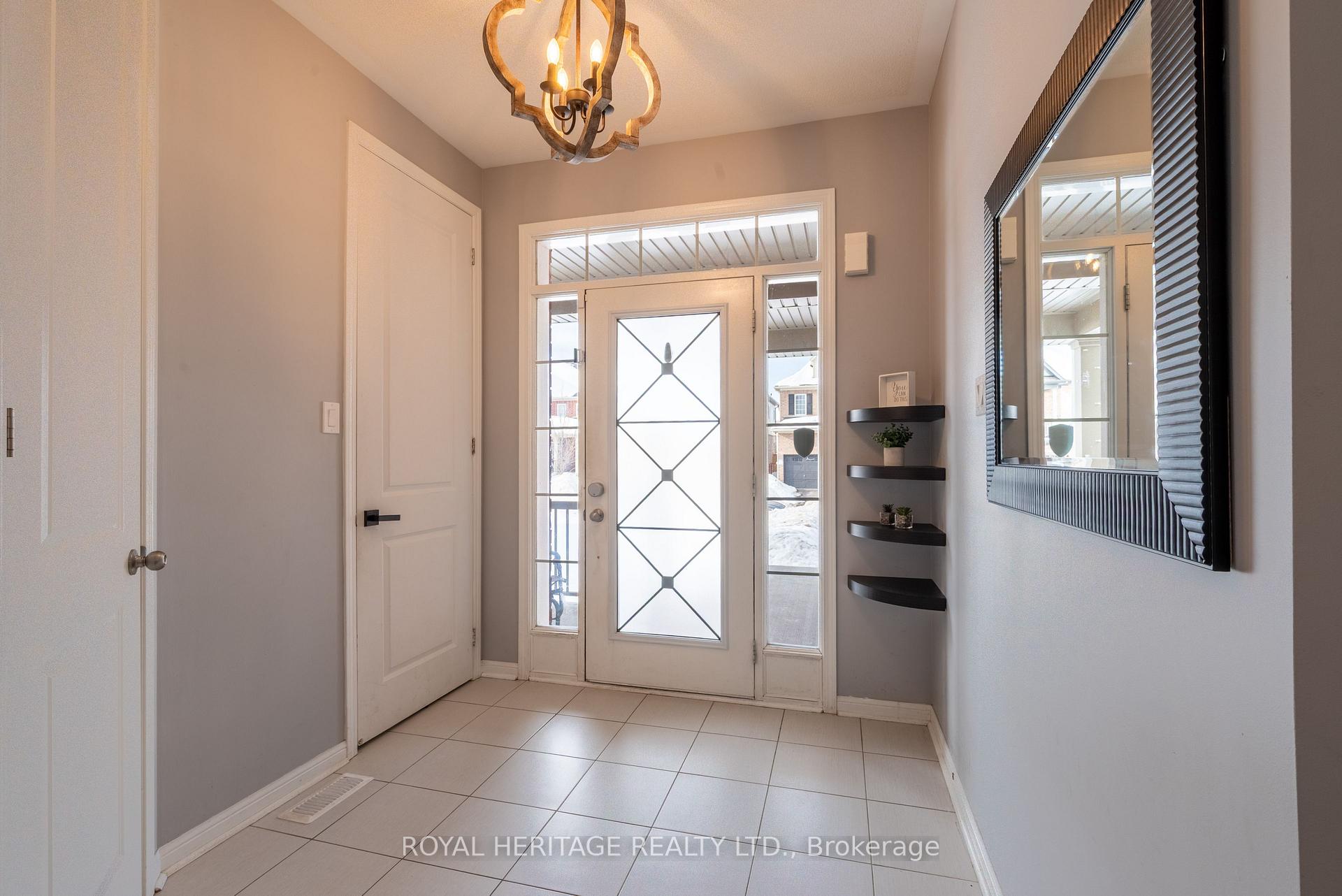 Photo 3 of 51 Henry Smith Avenue, Clarington, Bowmanville — HOMEH