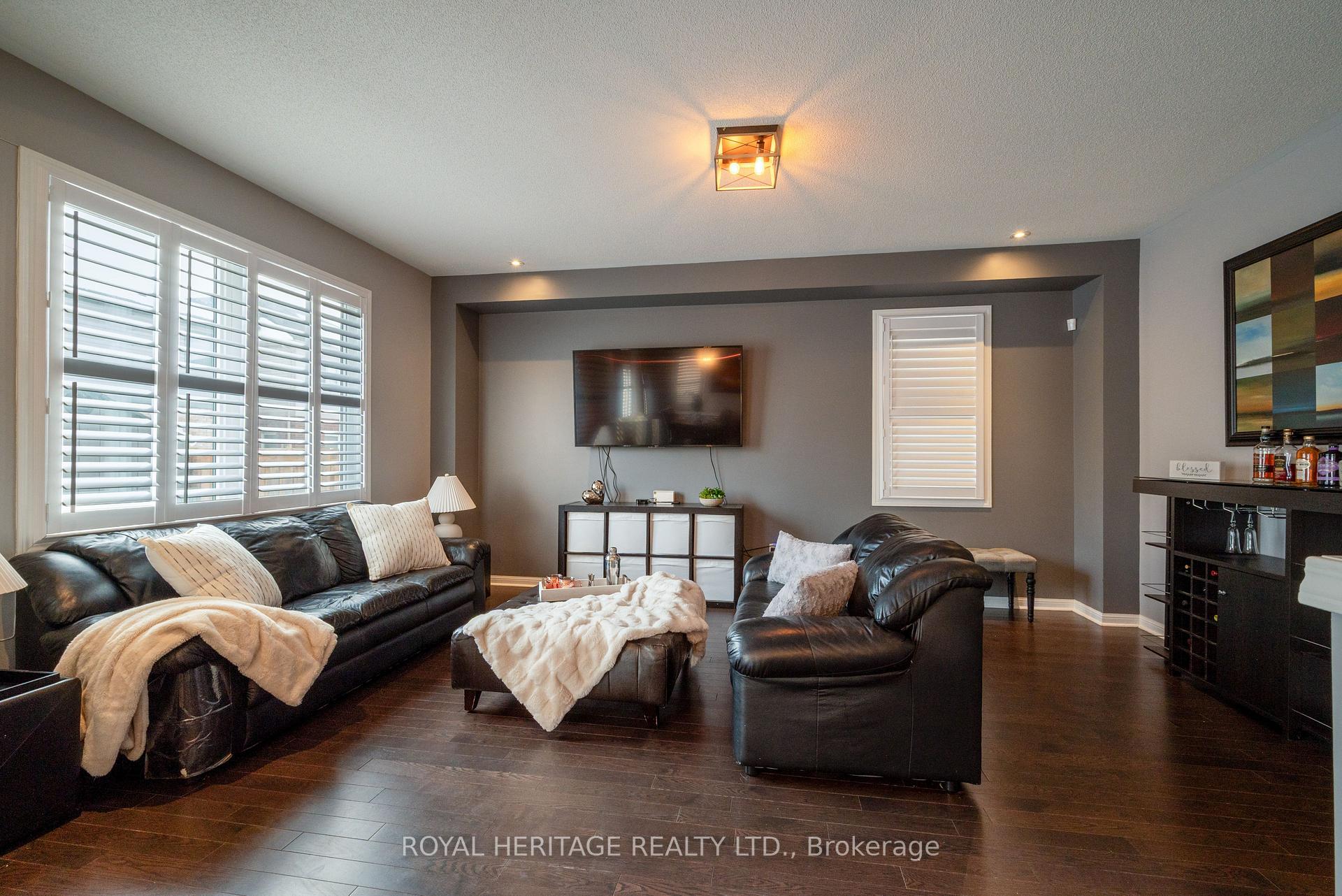 Photo 11 of 51 Henry Smith Avenue, Clarington, Bowmanville — HOMEH